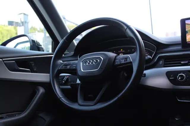Audi A4 view 8