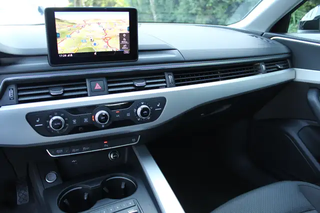 Audi A4 view 13