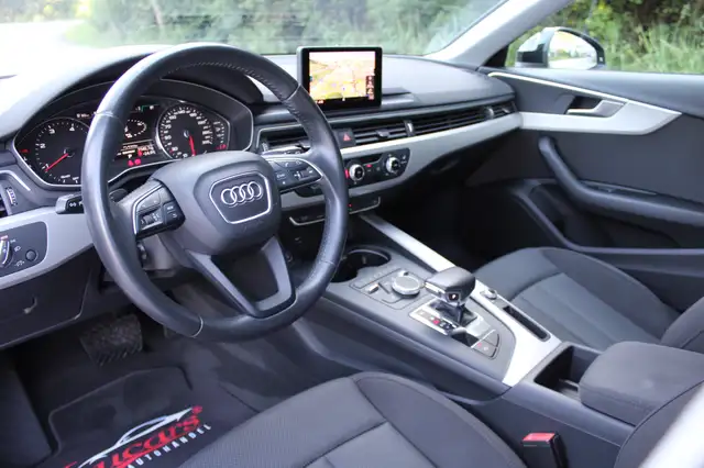Audi A4 view 7
