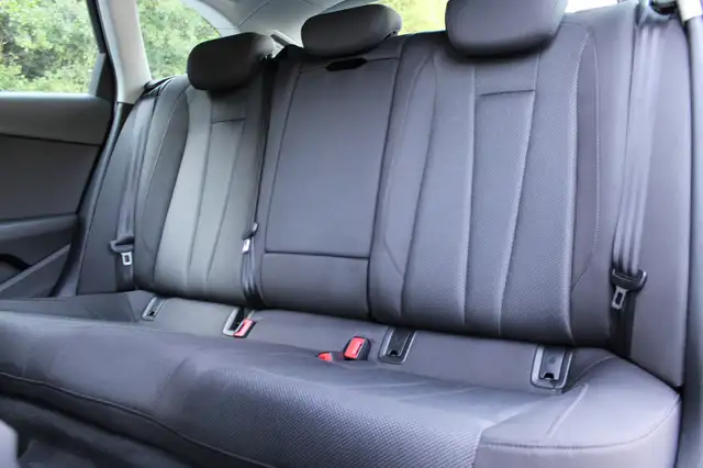 Audi A4 view 12