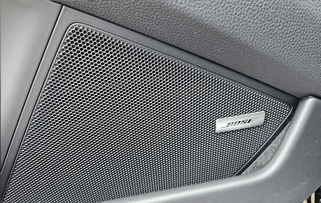 Porsche 911 view 14