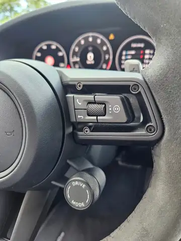 Porsche 911 view 10