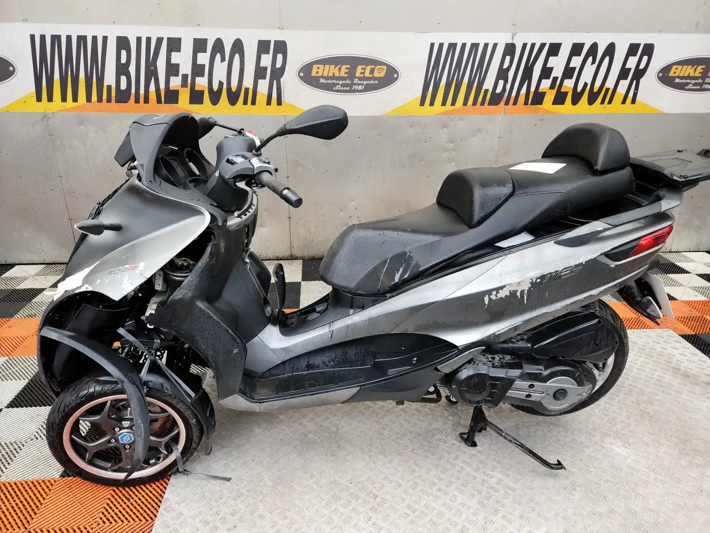 Piaggio MP3 500 Grigio - 2