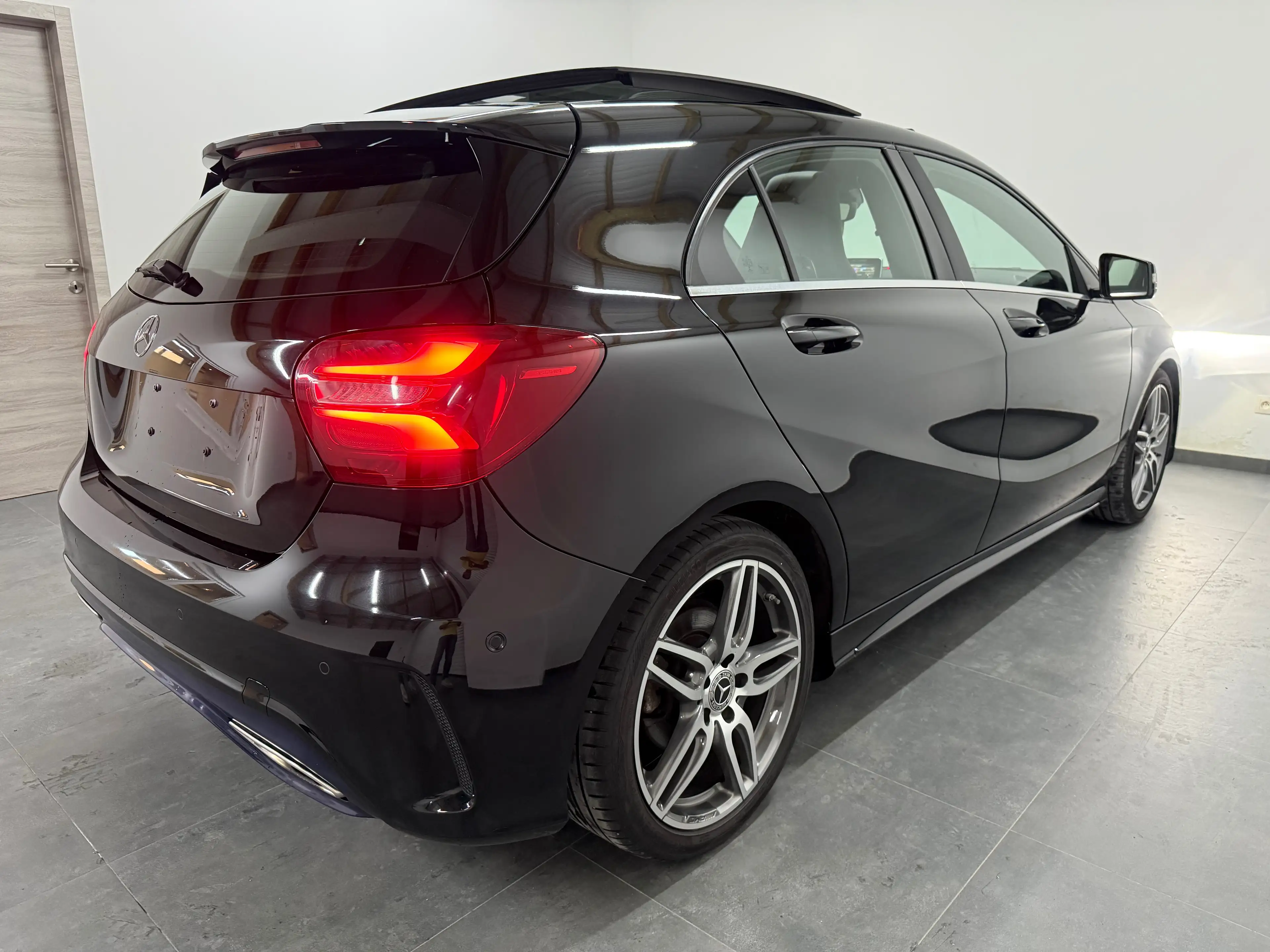 Mercedes-Benz A 180 Pack AMG - Euro 6b - Navi - Camera - Toit ouvrant — photo 7