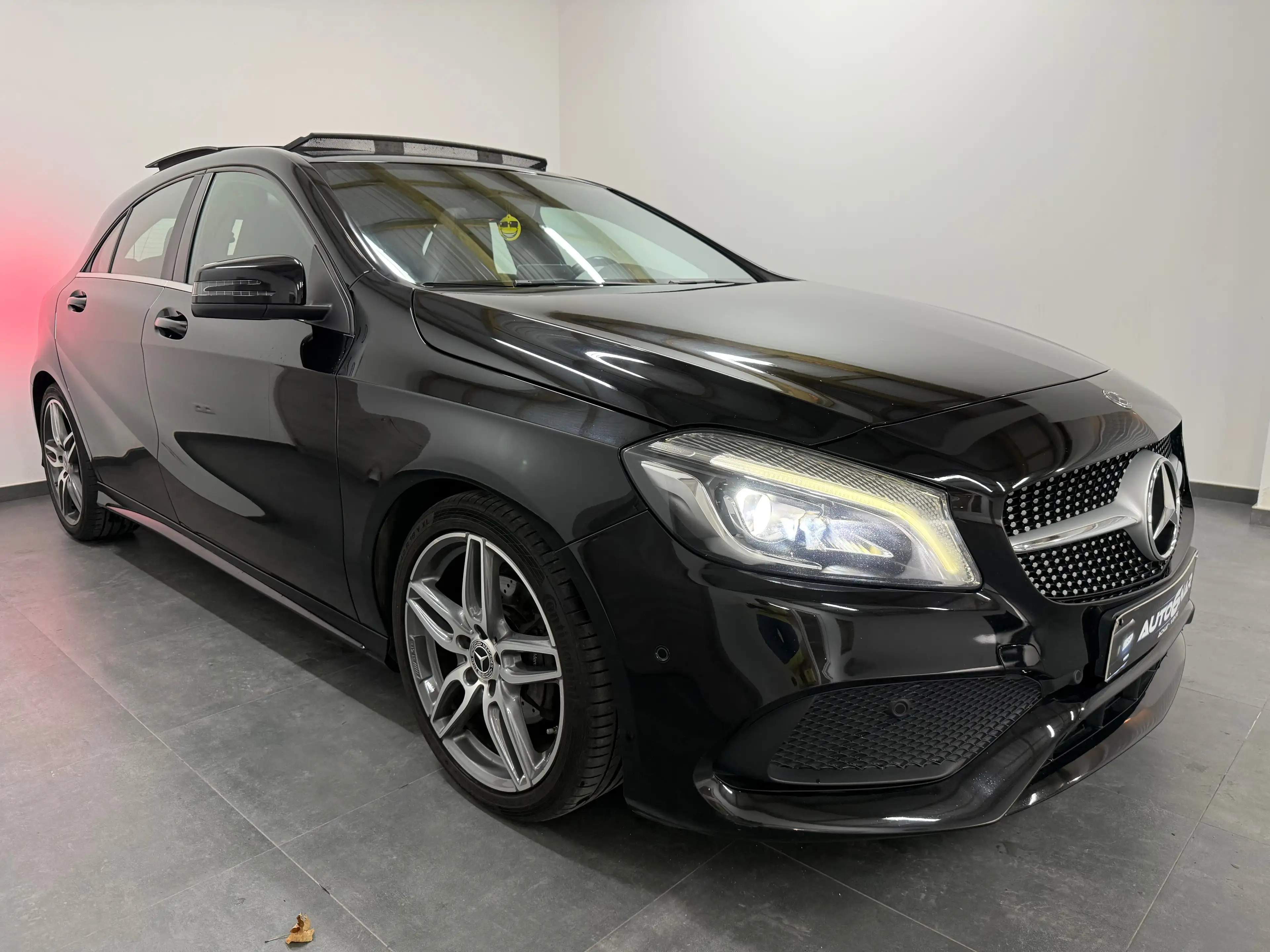 Mercedes-Benz A 180 Pack AMG - Euro 6b - Navi - Camera - Toit ouvrant — photo 8