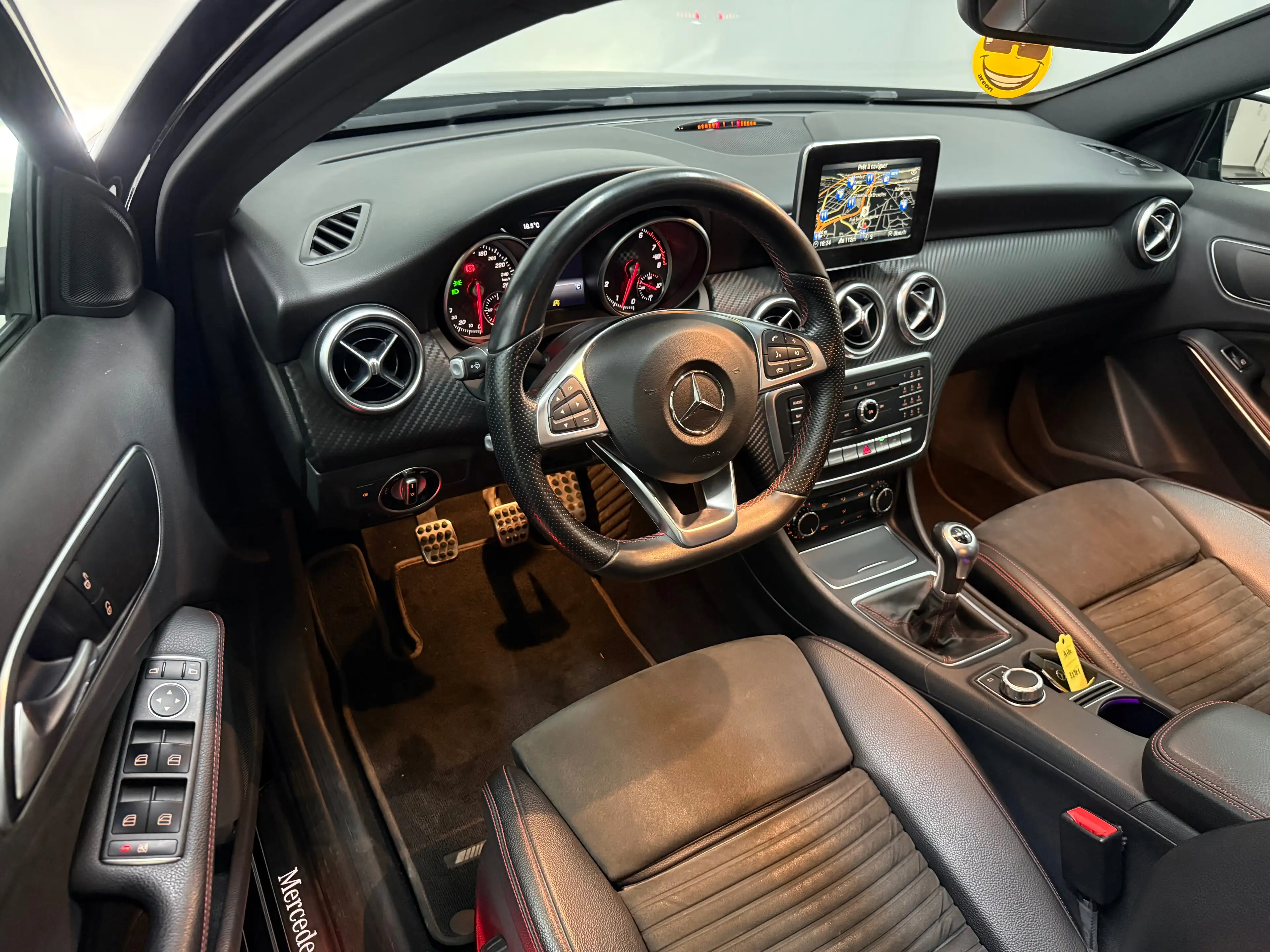 Mercedes-Benz A 180 Pack AMG - Euro 6b - Navi - Camera - Toit ouvrant — photo 9