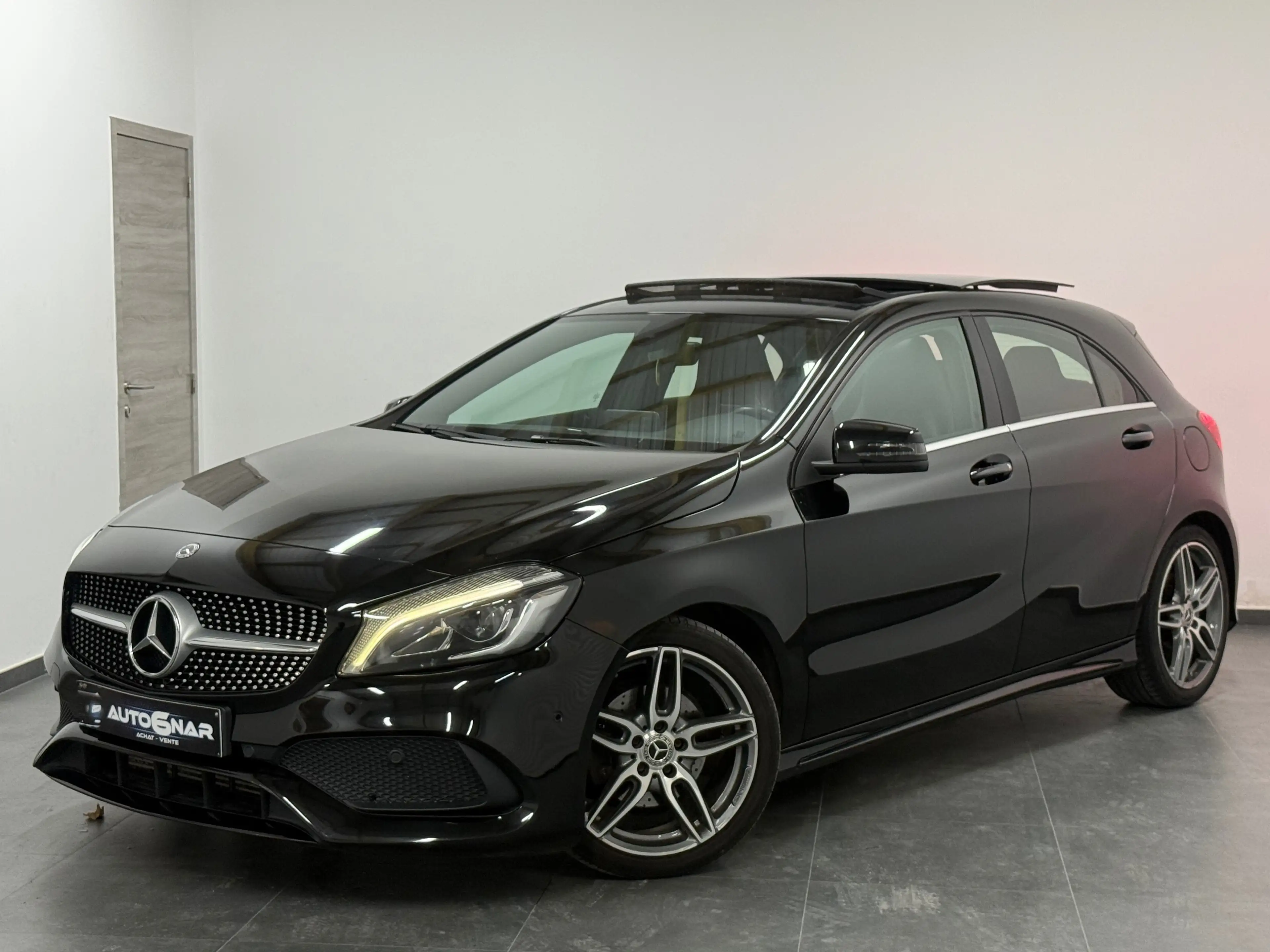 Mercedes-Benz A 180 Pack AMG - Euro 6b - Navi - Camera - Toit ouvrant — photo 4