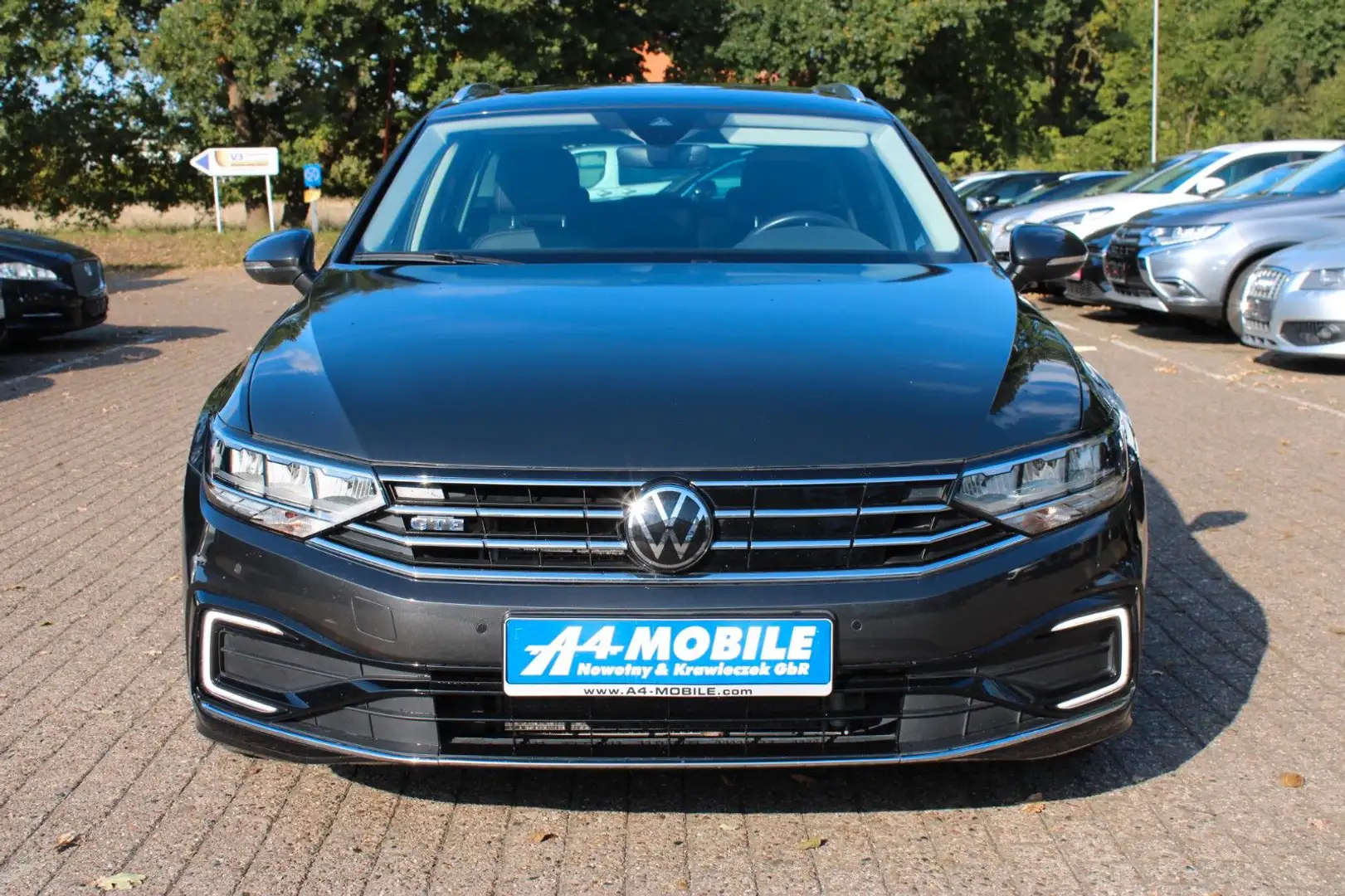 Volkswagen Passat Variant GTE Navi Pano Keyless Virtual AHK Grau - 2
