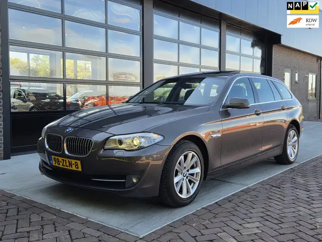 BMW 520 5-serie Touring 520i High Executive | Leer | Pano