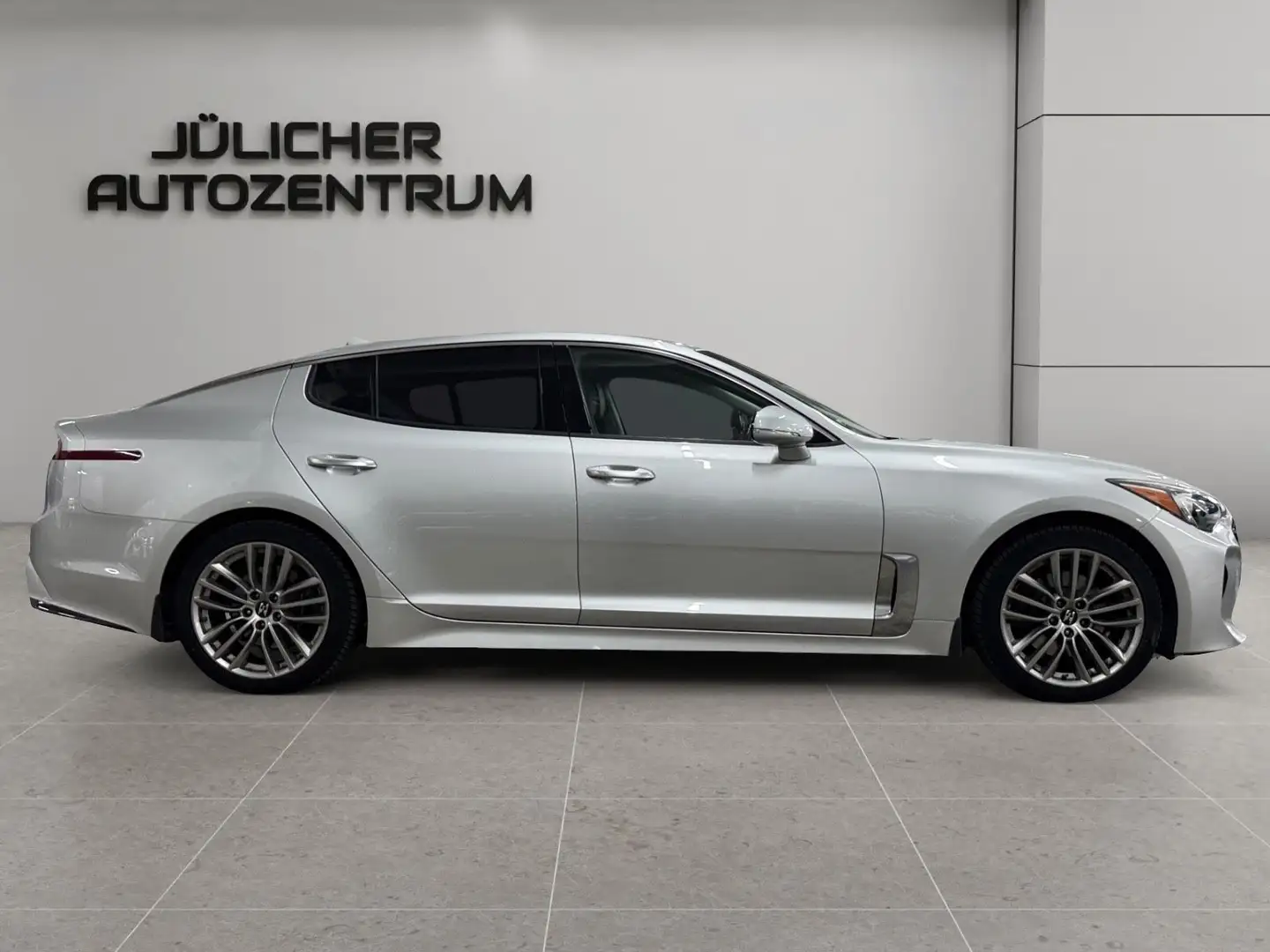 Kia Stinger 2.0 T-GDI GT Line Autom., Guter Zustand Grijs - 2