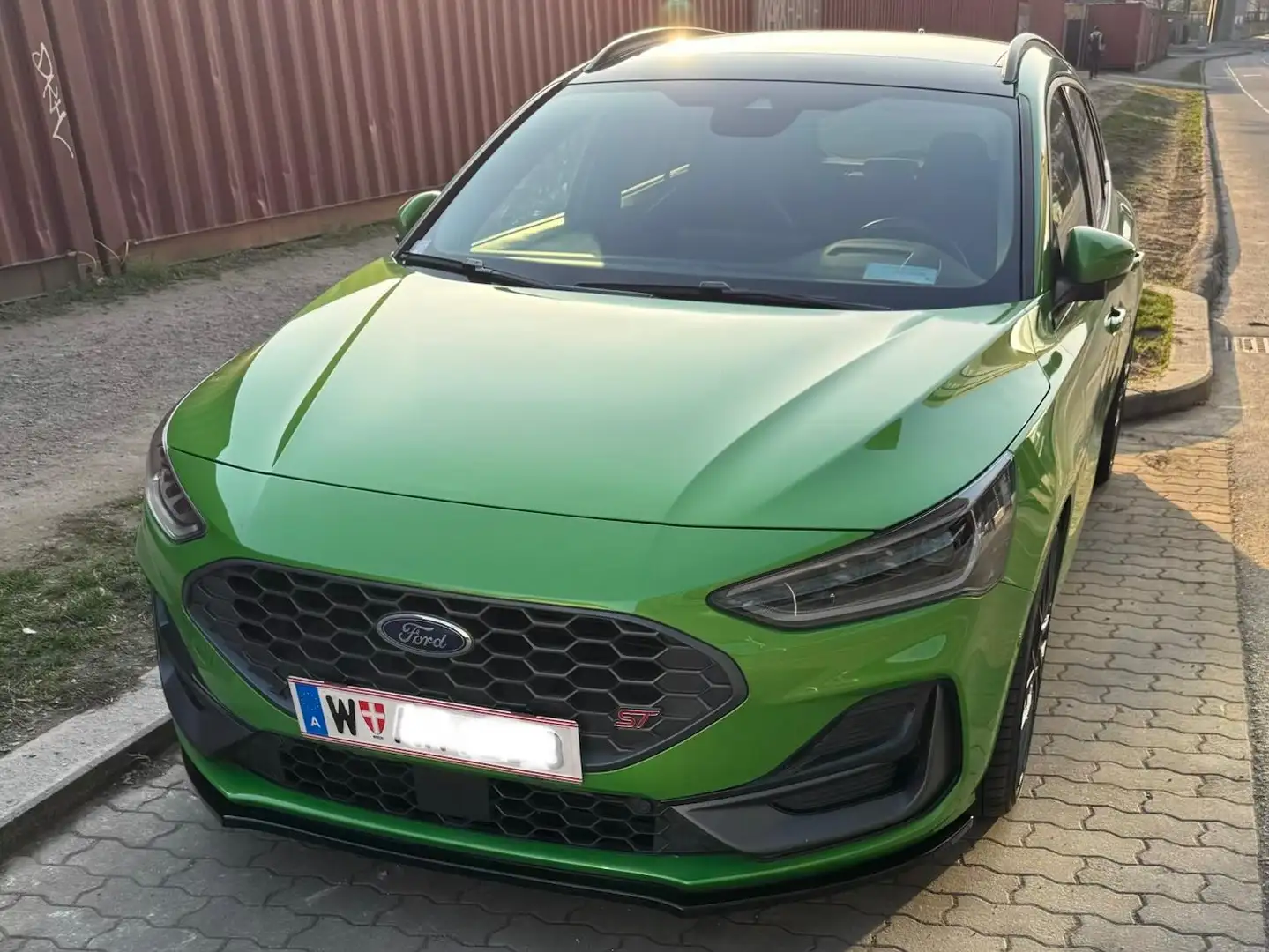 Ford Focus Focus Turnier 2,3 EcoBoost ST X Aut. ST X Grün - 1