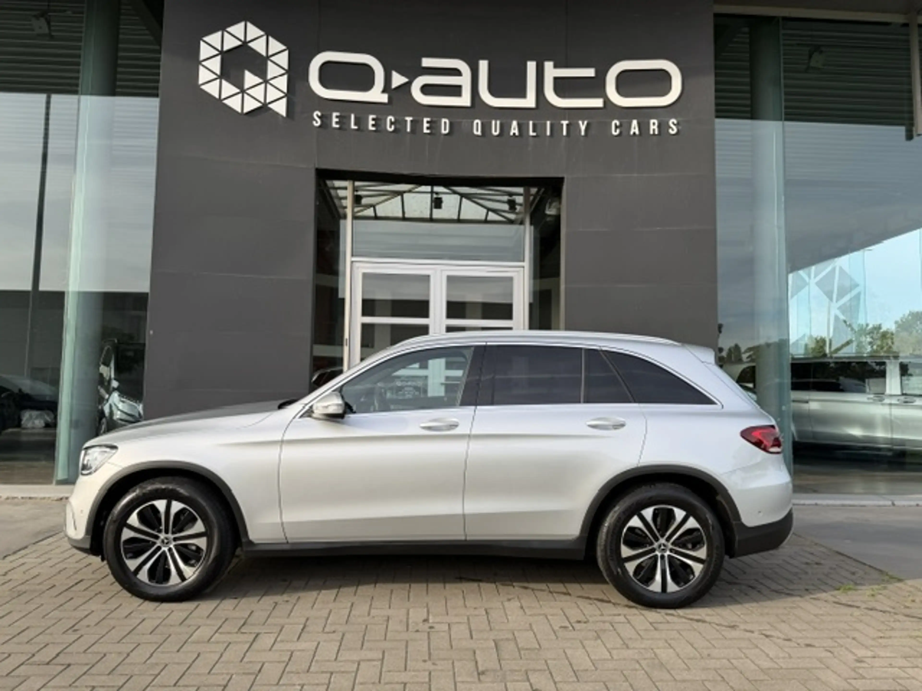 Mercedes-Benz GLC 200 Sport 4-Matic / Leder / MBUX + / Cam / Multibeam LED / Carplay — photo 3