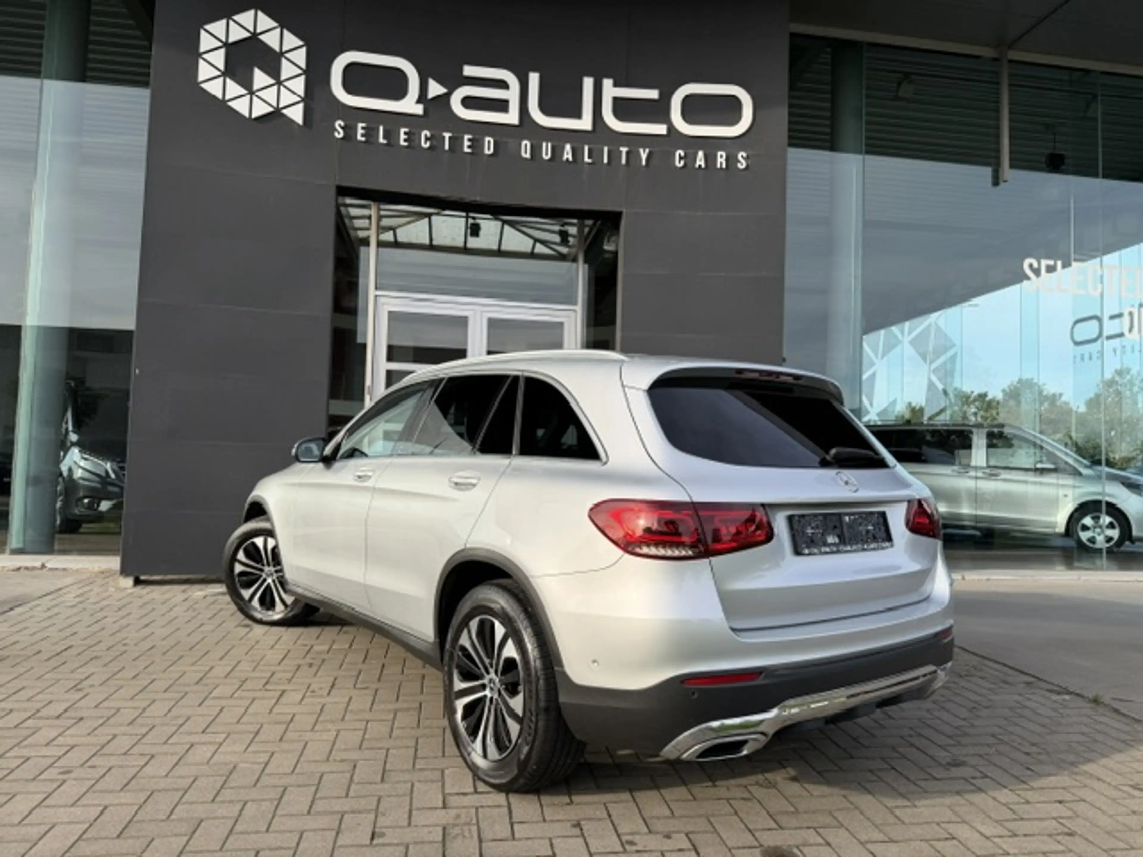 Mercedes-Benz GLC 200 Sport 4-Matic / Leder / MBUX + / Cam / Multibeam LED / Carplay — photo 4