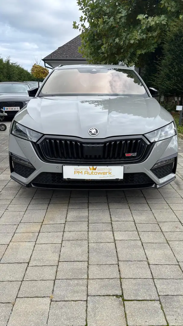Skoda Octavia Octavia 2.0 TSI RS *HeadUp*Massage*AHK*Pano* Grau - 2