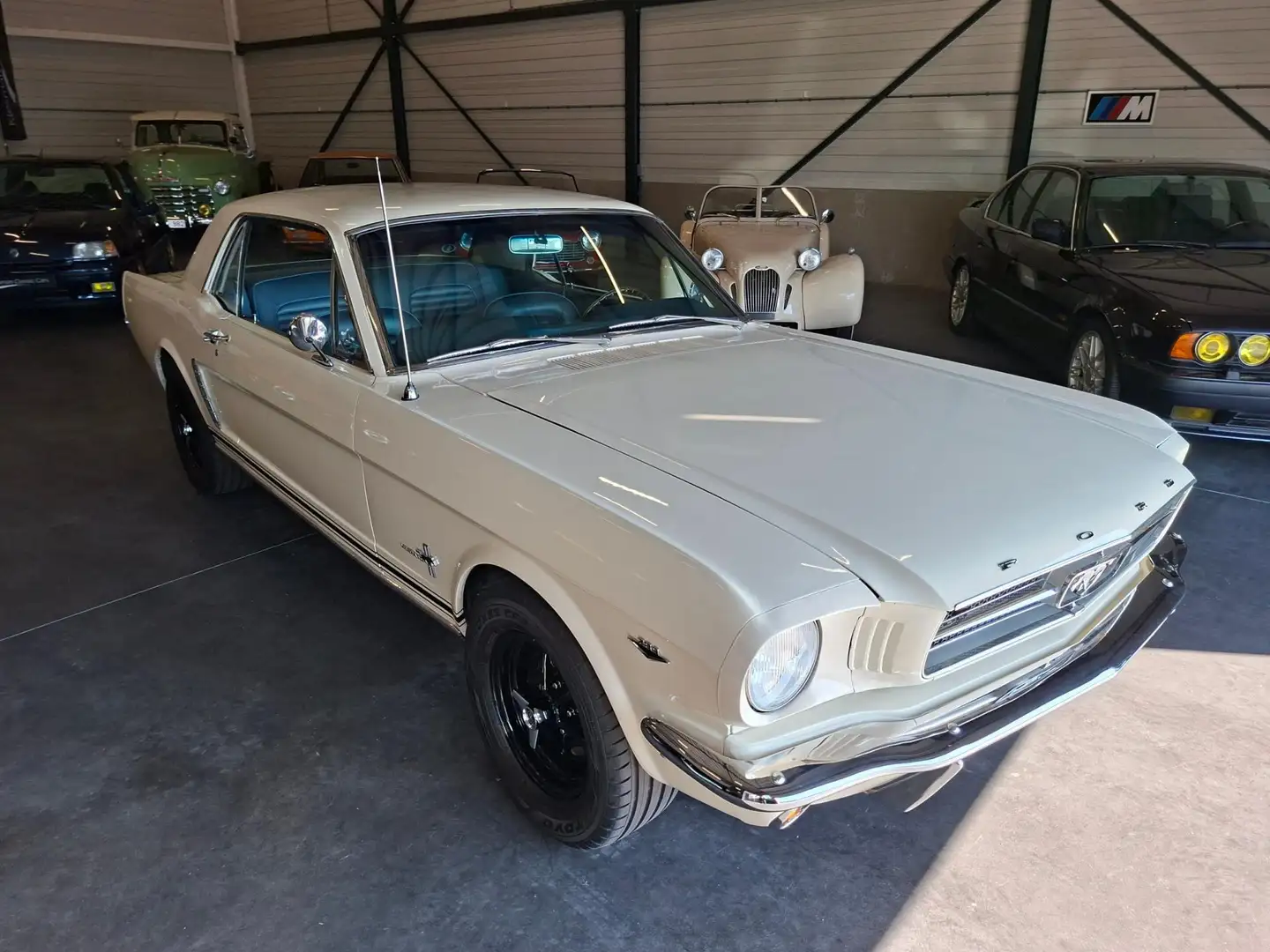 Ford Mustang Wit - 2