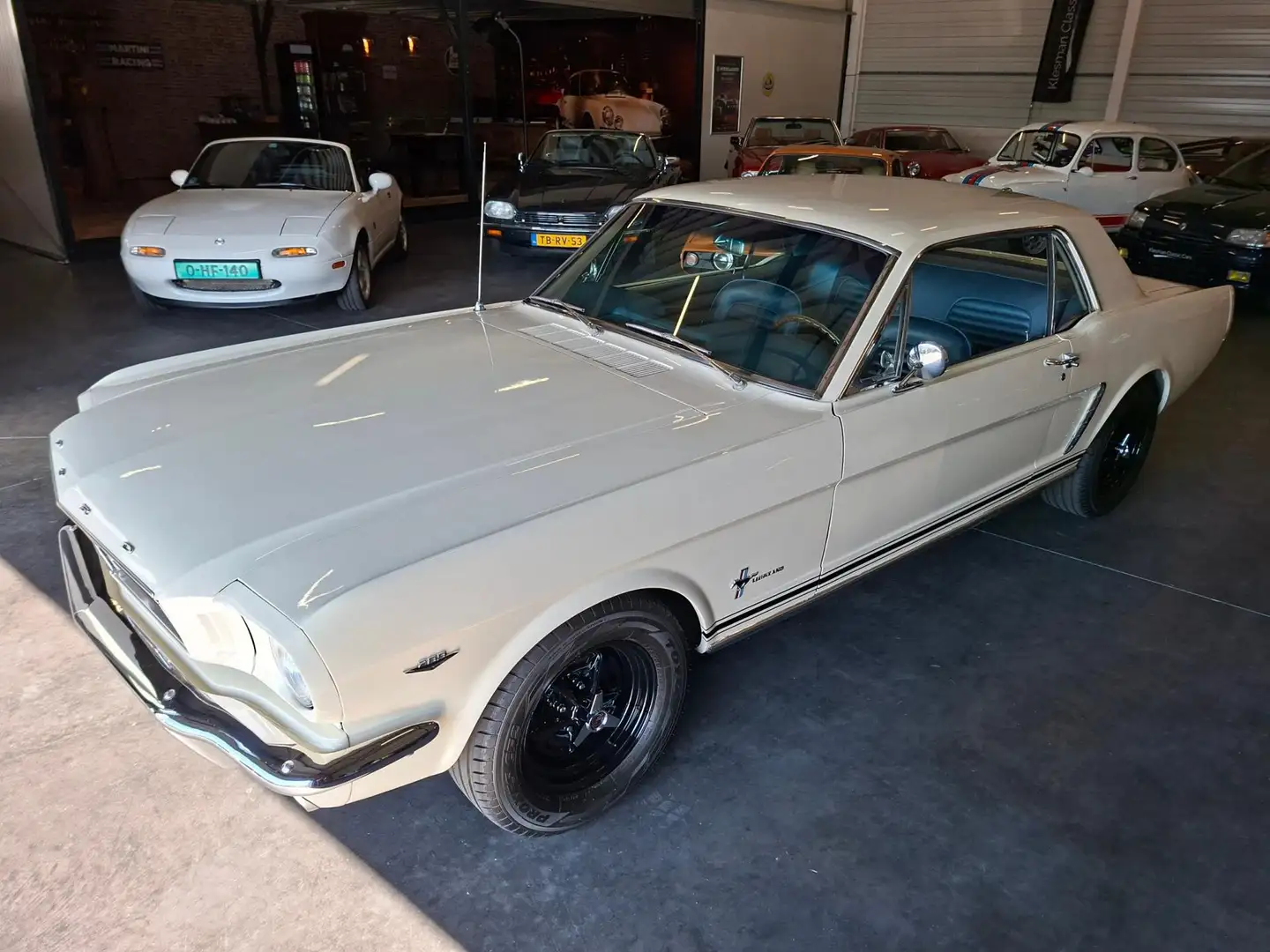 Ford Mustang Wit - 1
