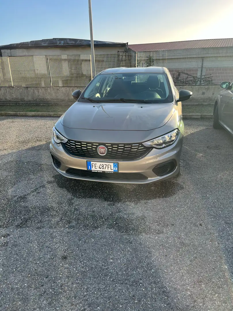 Fiat Tipo 5p 1.4 Lounge 95cv Bronce - 1