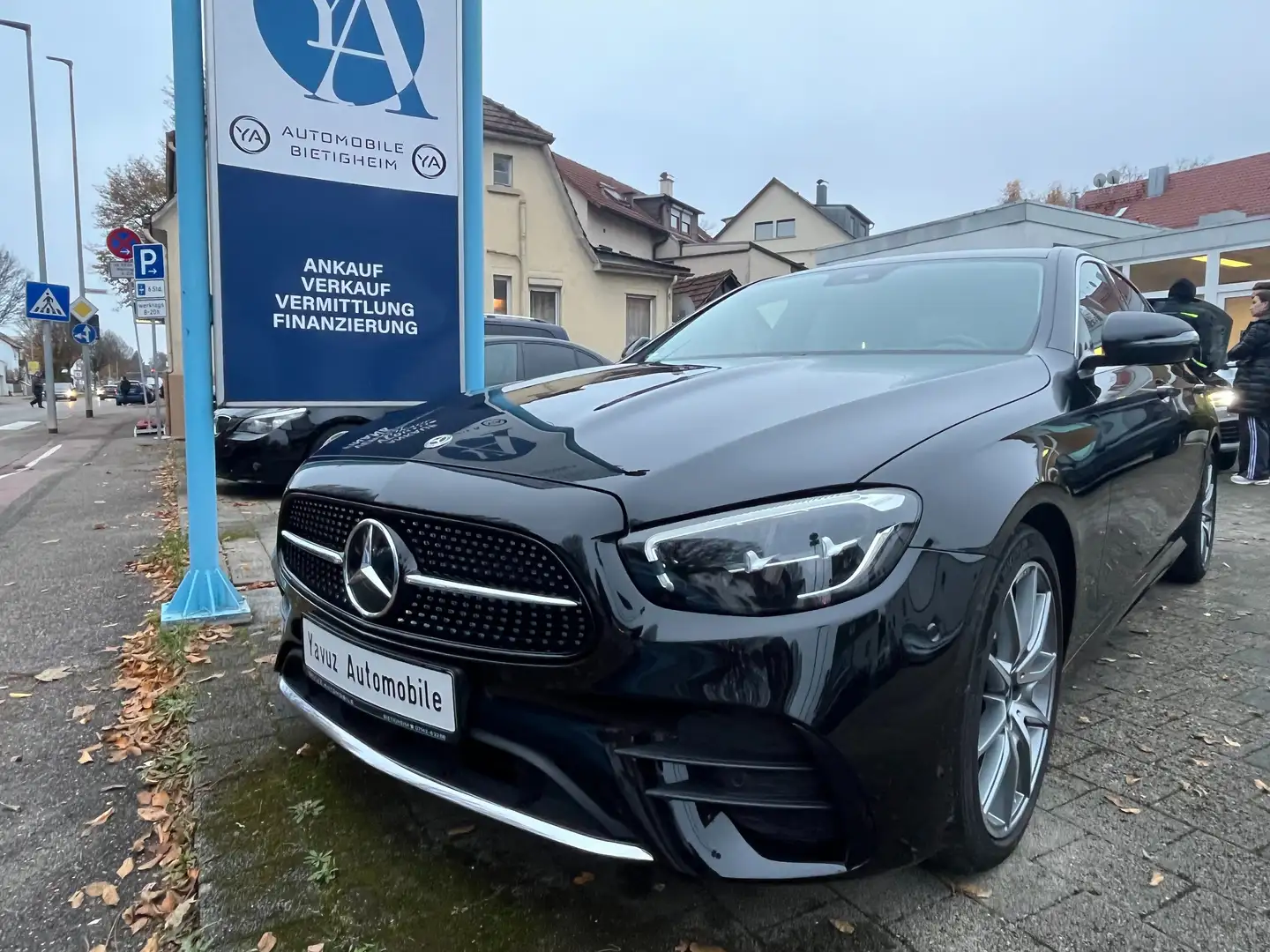 Mercedes-Benz E 220 E Limousine E 220 d Schwarz - 1