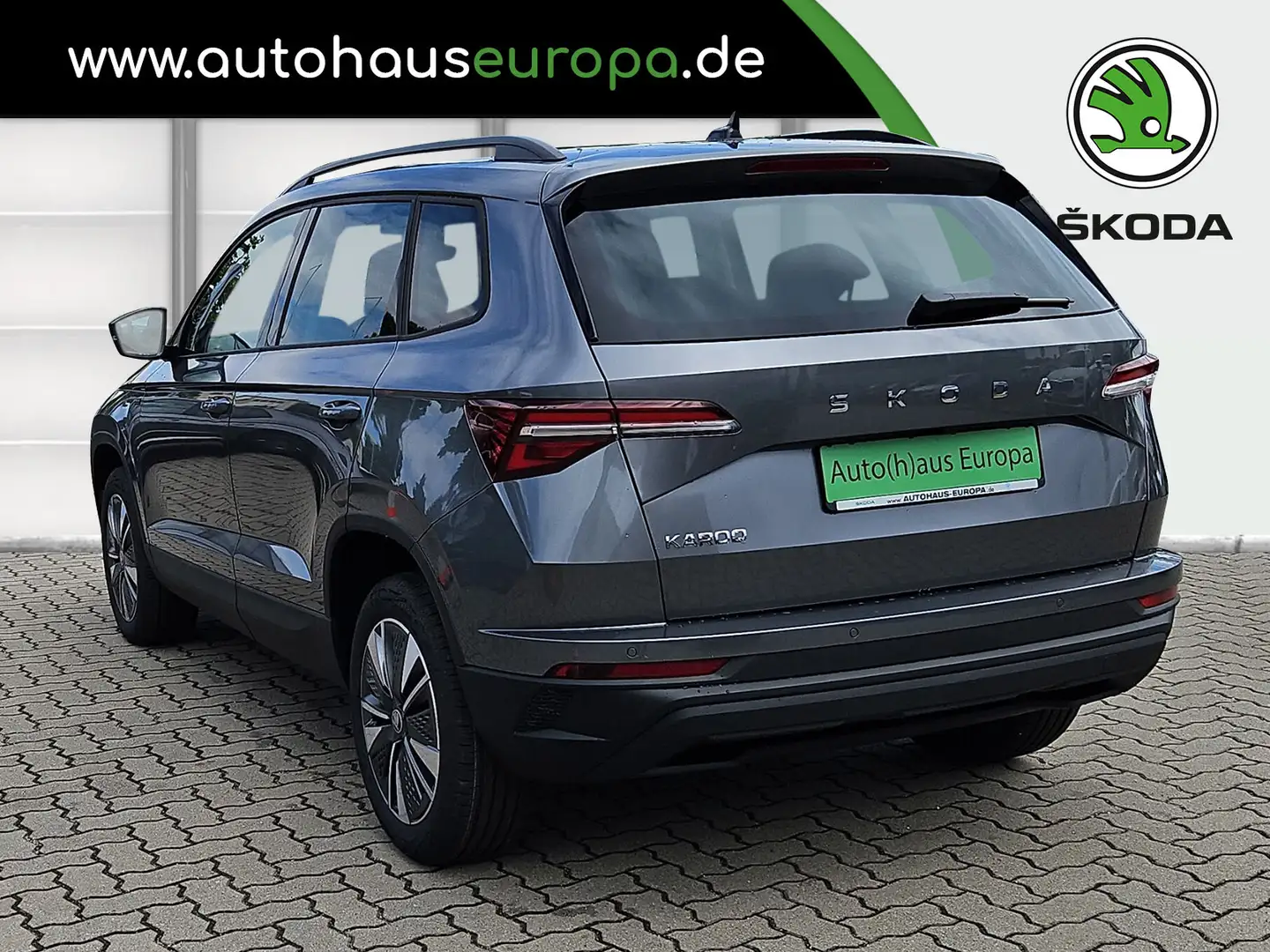 Skoda Karoq 1.5 TSI DSG Tour AHK Navi 4xSHZ 3KlimaA Kamera Grau - 2