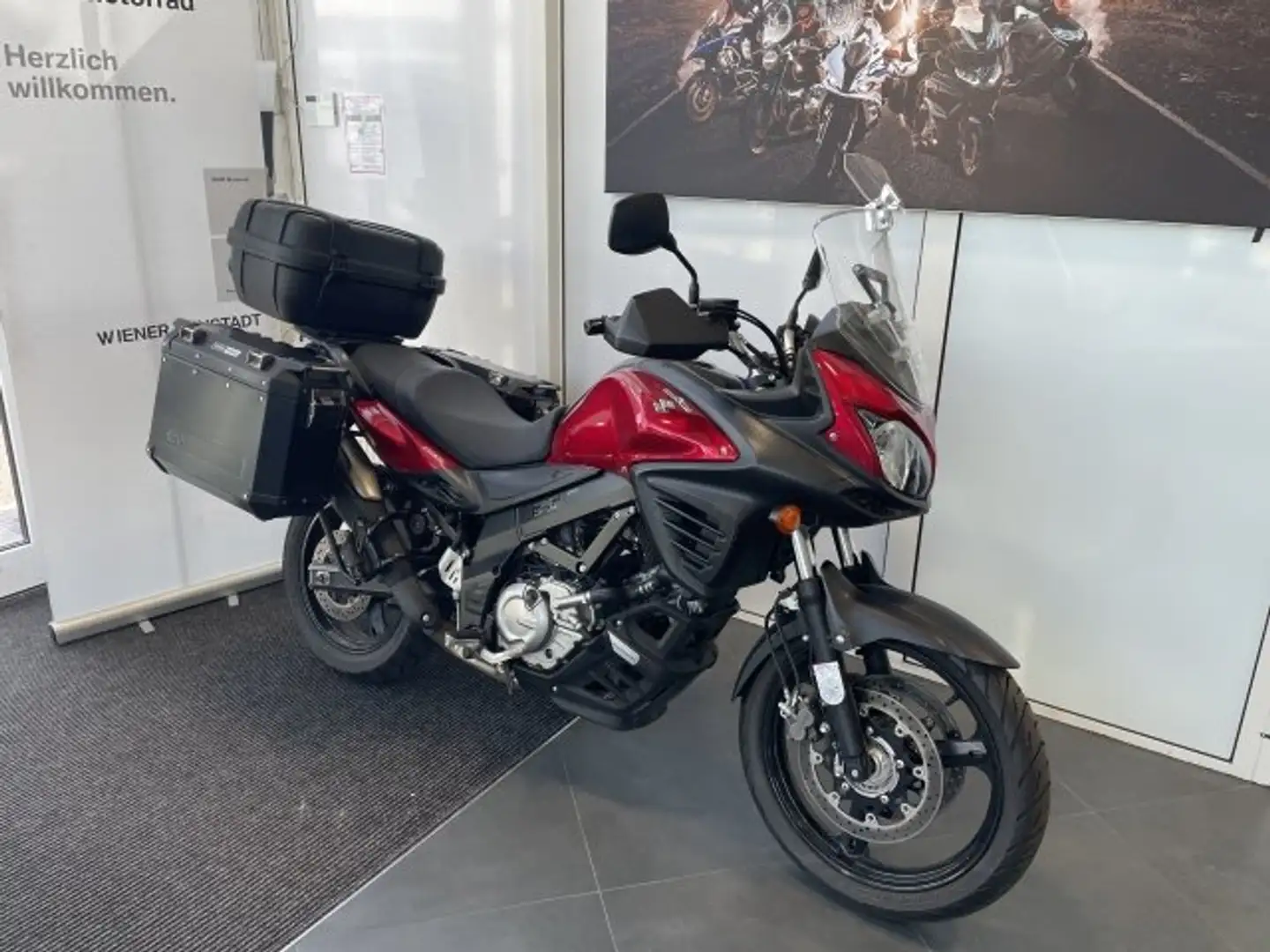 Suzuki V-Strom 650 Suzuki V-Strom 650 Rouge - 1