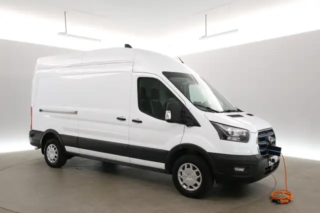 Ford E-Transit view 6