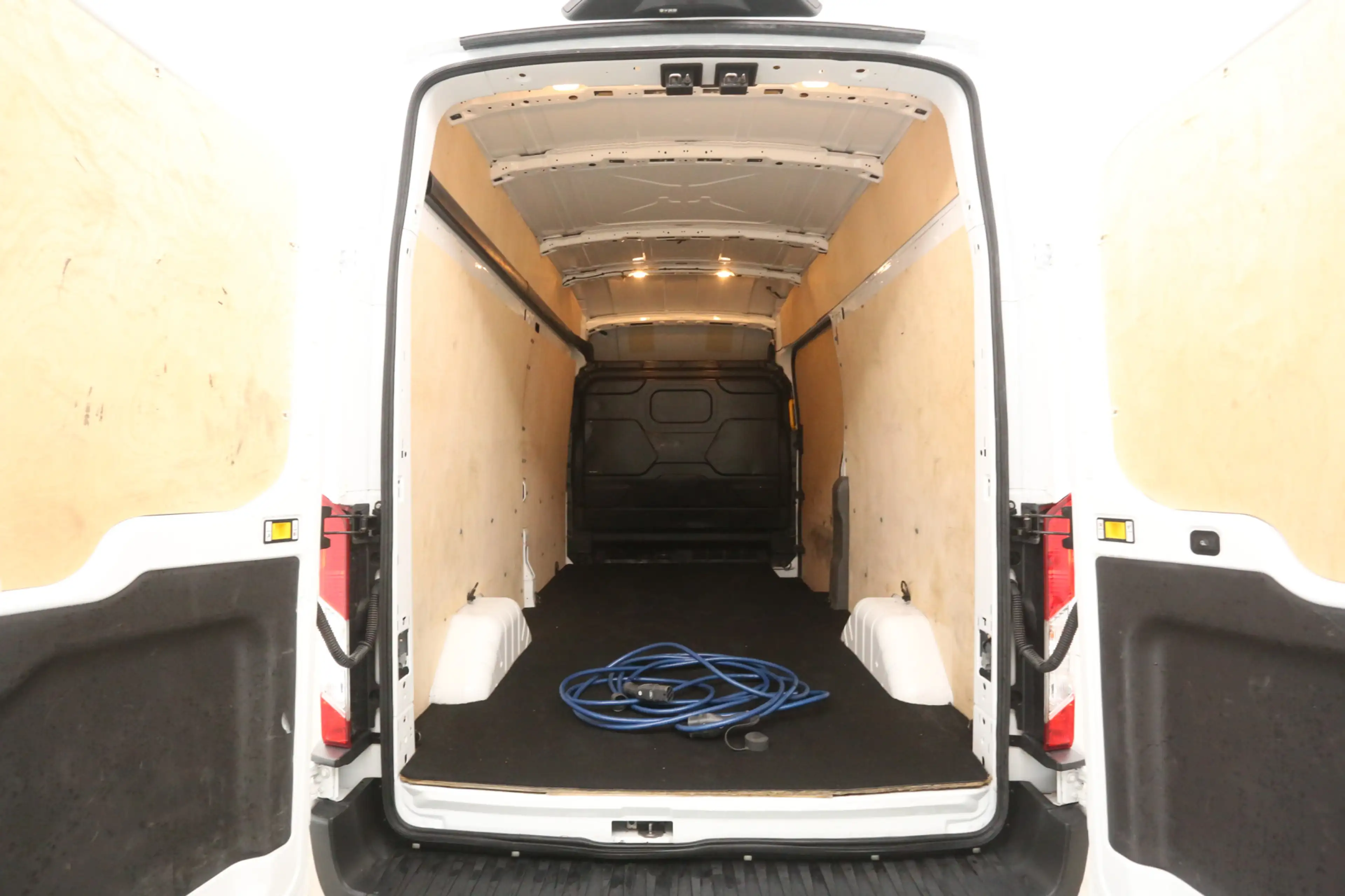 Ford E-Transit 75 kWh L3H3 | Snelladen | Clima | Camera | Carplay — photo 3