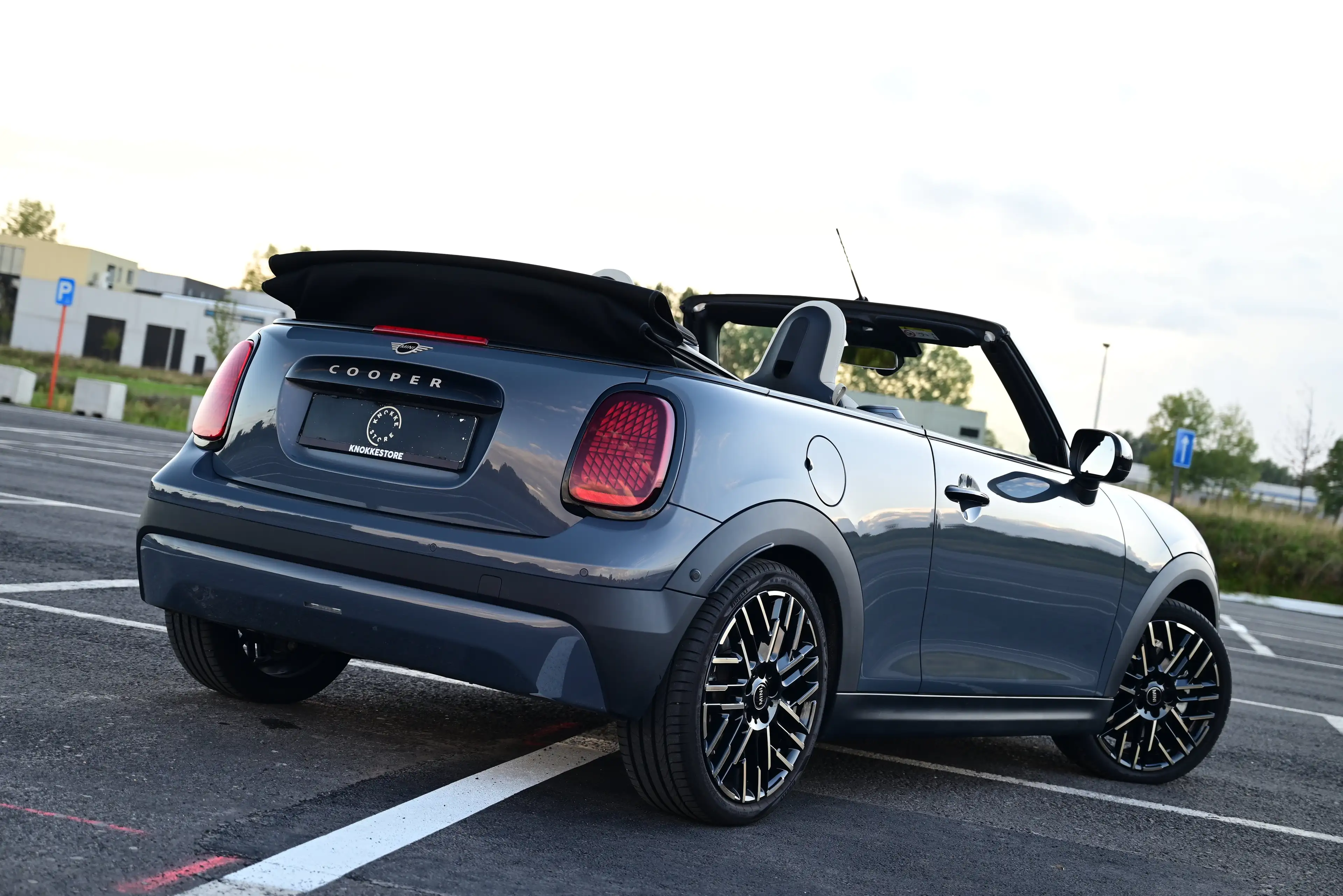 MINI Cooper C Cabrio AUT / LEATHER BEIGE / 360 CAMERA / HK AUDIO / NEW — photo 2