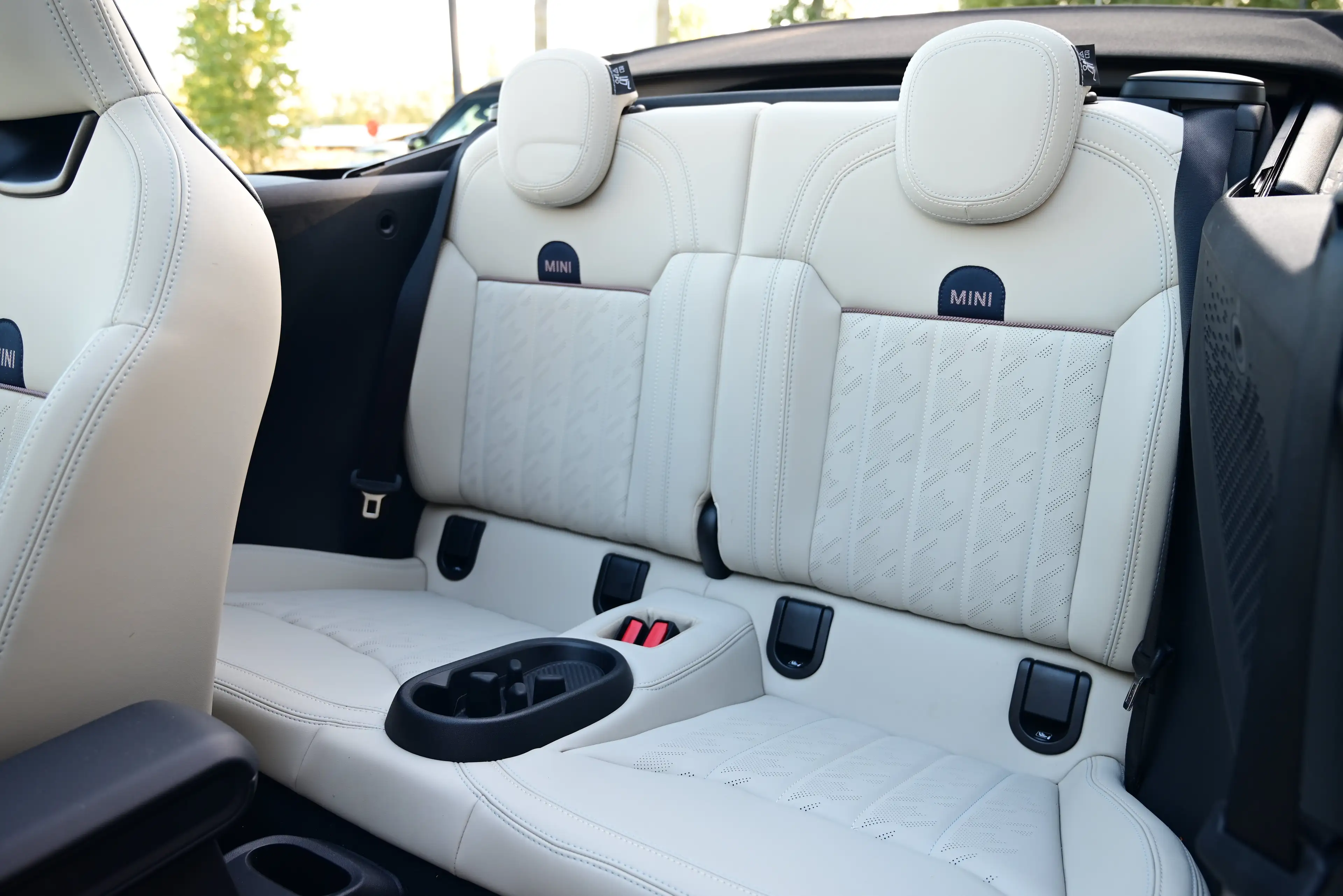 MINI Cooper C Cabrio AUT / LEATHER BEIGE / 360 CAMERA / HK AUDIO / NEW — photo 13