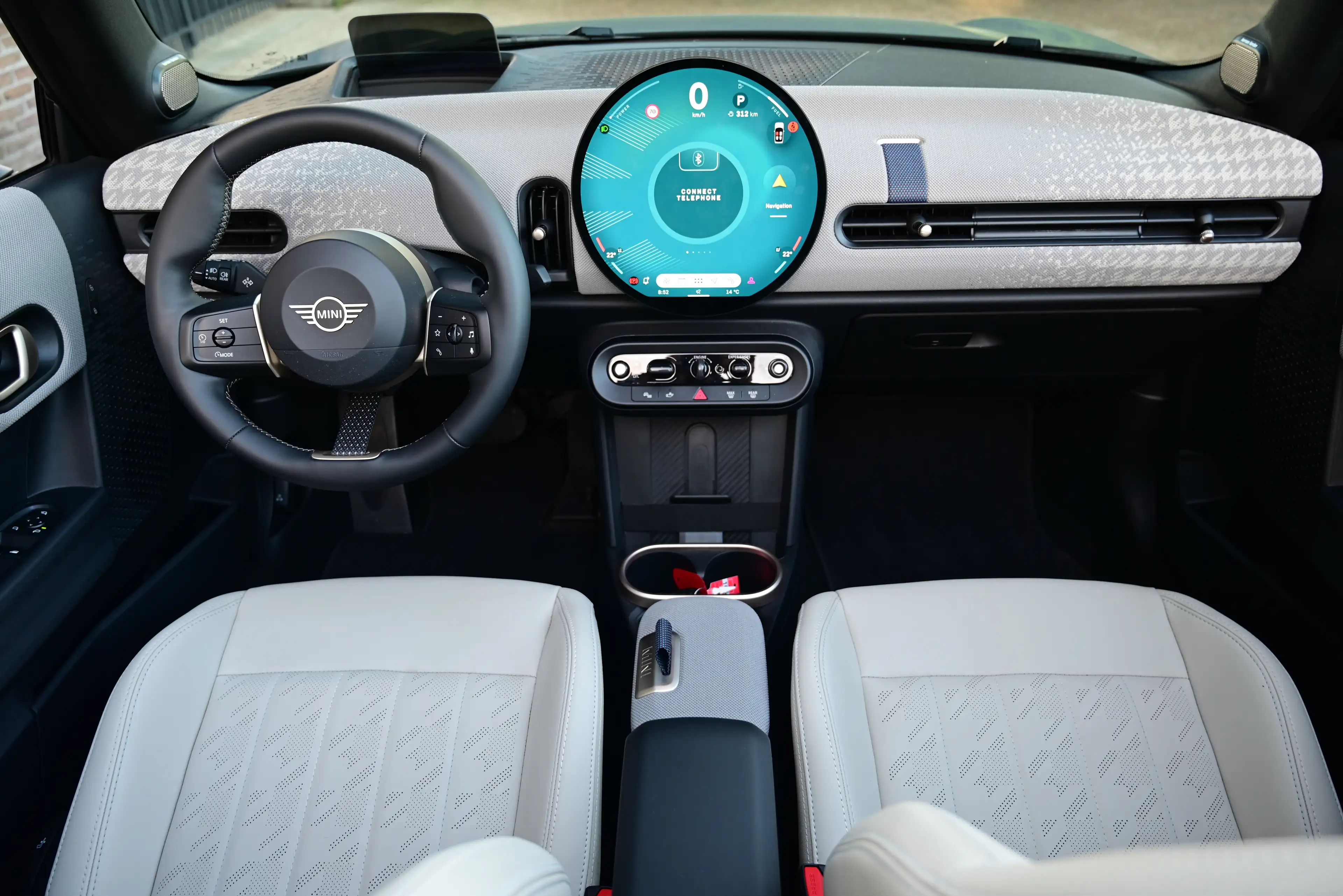 MINI Cooper C Cabrio AUT / LEATHER BEIGE / 360 CAMERA / HK AUDIO / NEW — photo 14