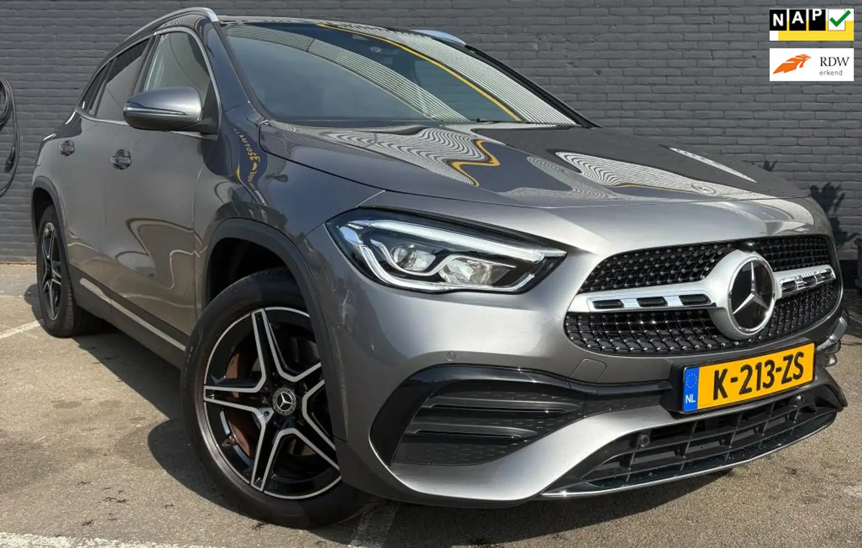 Mercedes-Benz GLA 250 AMG Line Gris - 1