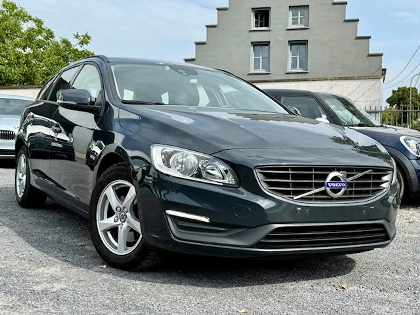 Volvo V60 V60 D2 Euro6b Leder Navi Cruise Carpass Gris - 1