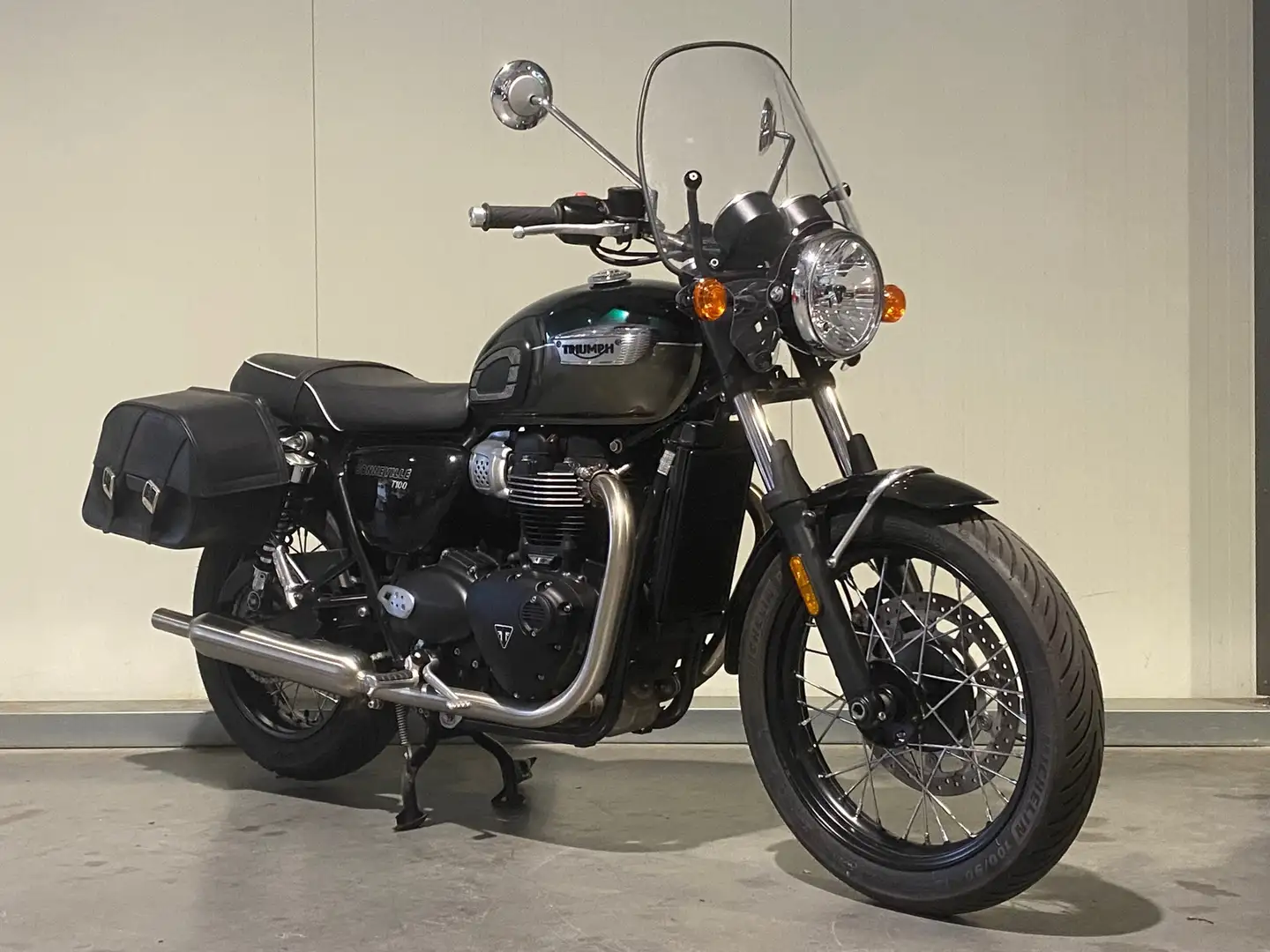 Triumph Bonneville T100 | Origineel NL | Eerste eigenaar | 2023 - 1.877 km Groen - 1