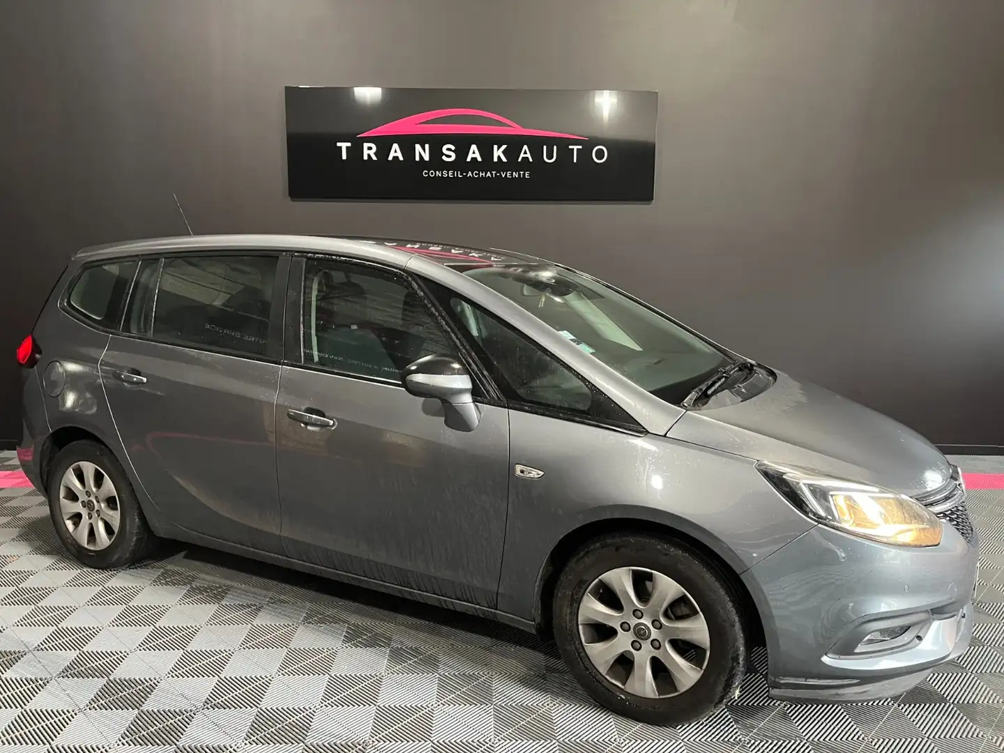 Opel Zafira Tourer Business Connect Šedá - 1