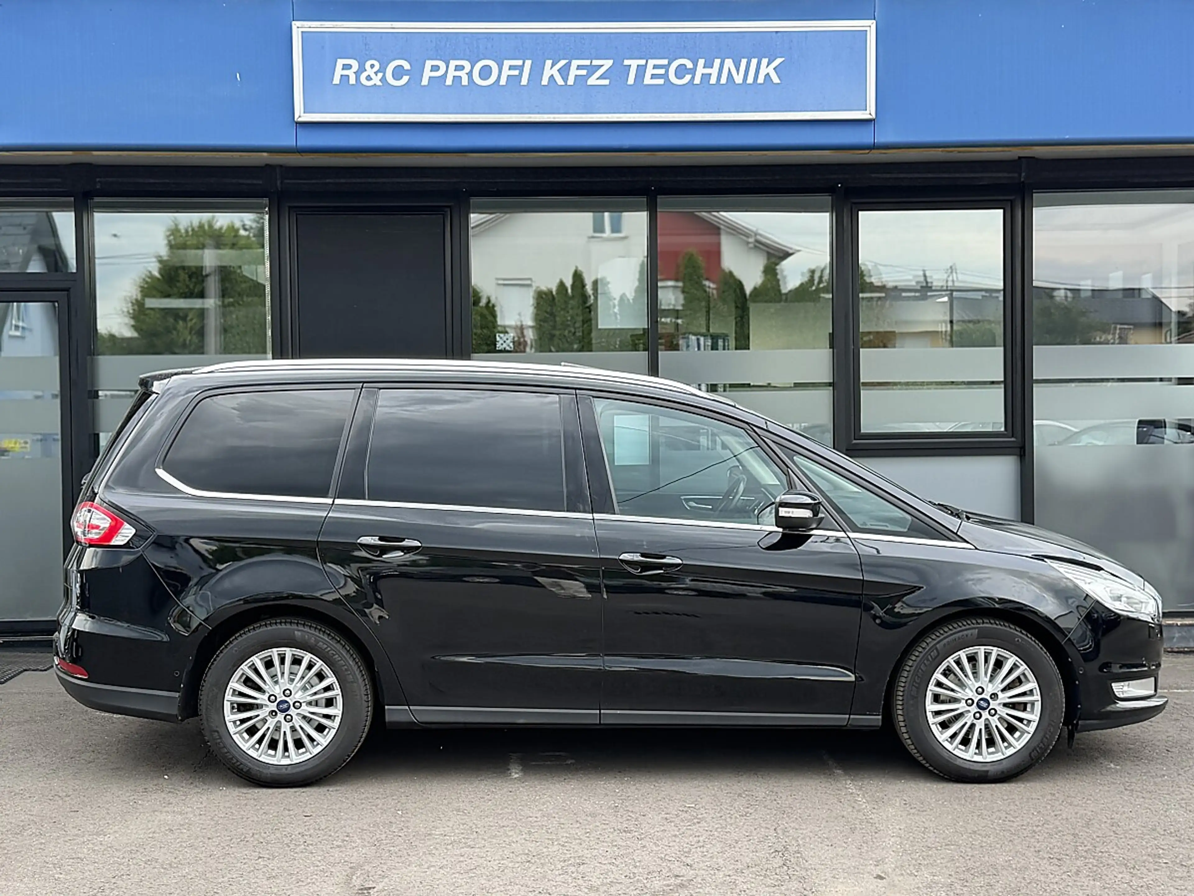 Ford Galaxy 2.0 TDCi Titanium AWD Start/Stopp/KEYLESS/PANO/SHZ — photo 14
