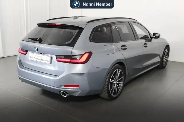 BMW 3 Series view 3