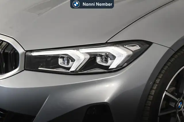 BMW 3 Series view 5