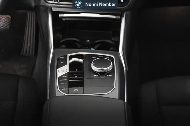 BMW 3 Series view 13