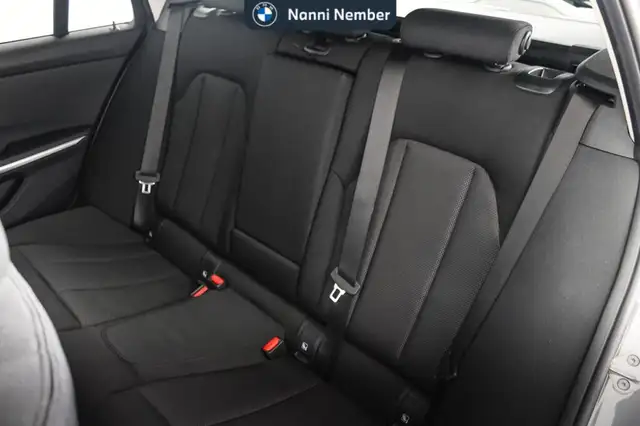 BMW 3 Series view 15