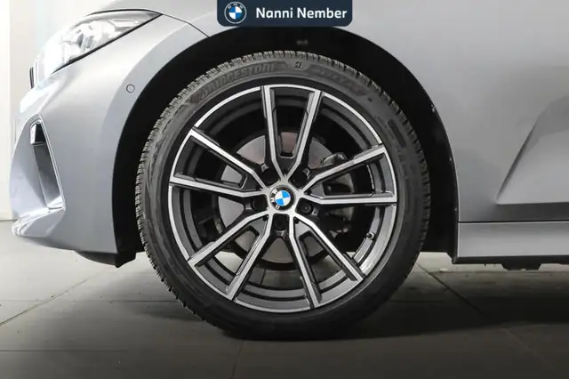 BMW 3 Series view 7