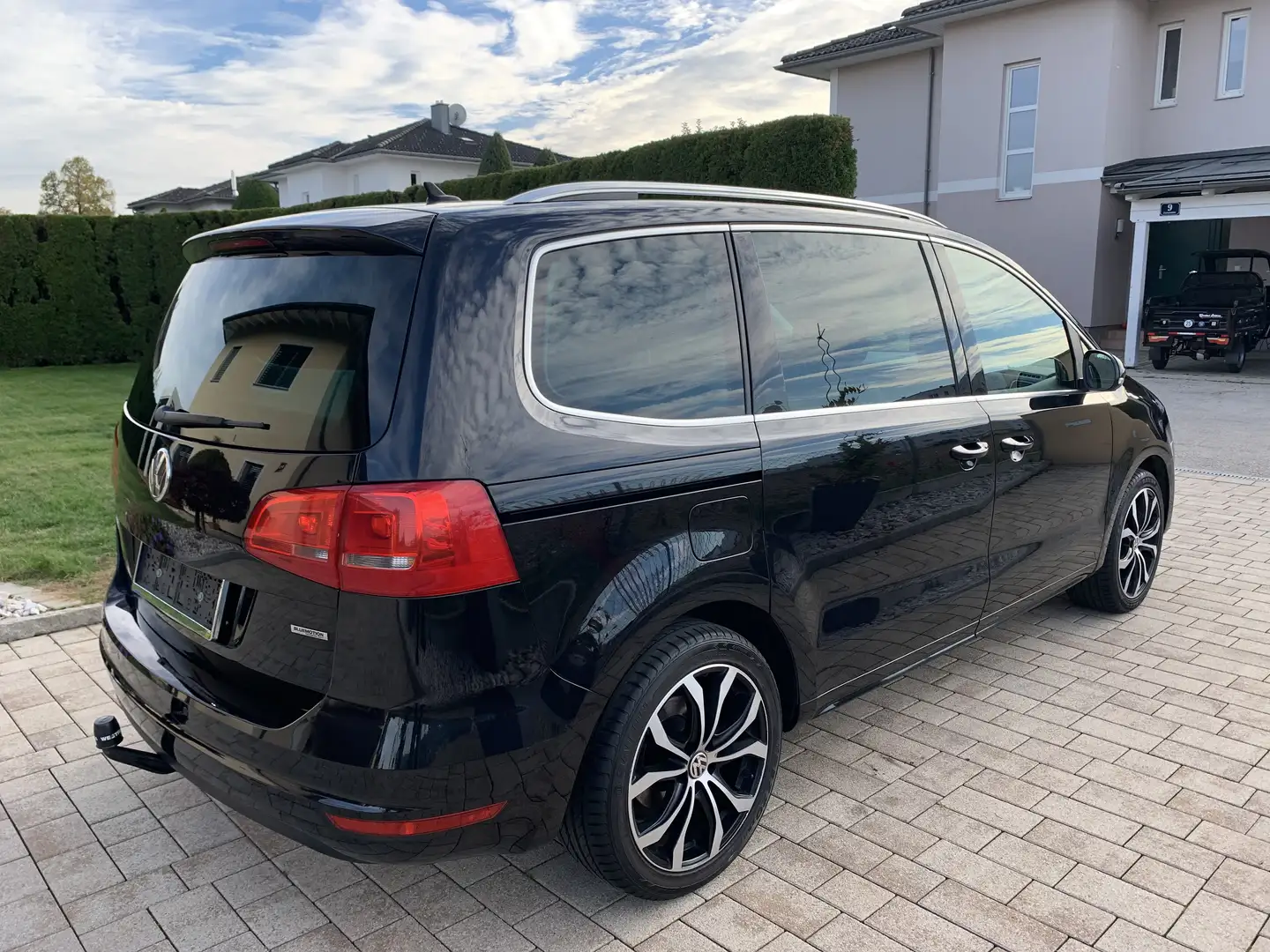 Volkswagen Sharan Sky BMT 2,0 TDI DPF Schwarz - 2