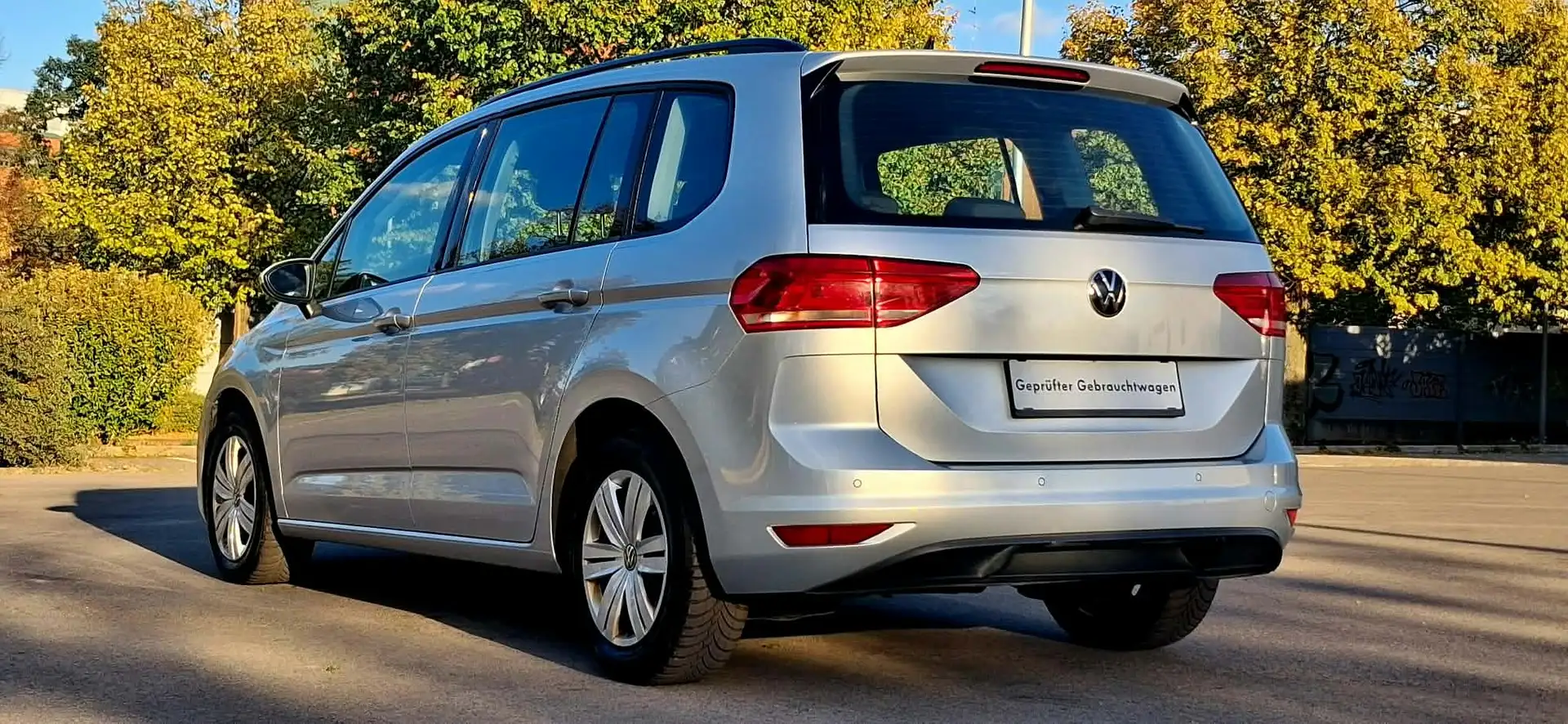 Volkswagen Touran Touran 2,0 TDI Pickerl 5/2028 Grau - 2