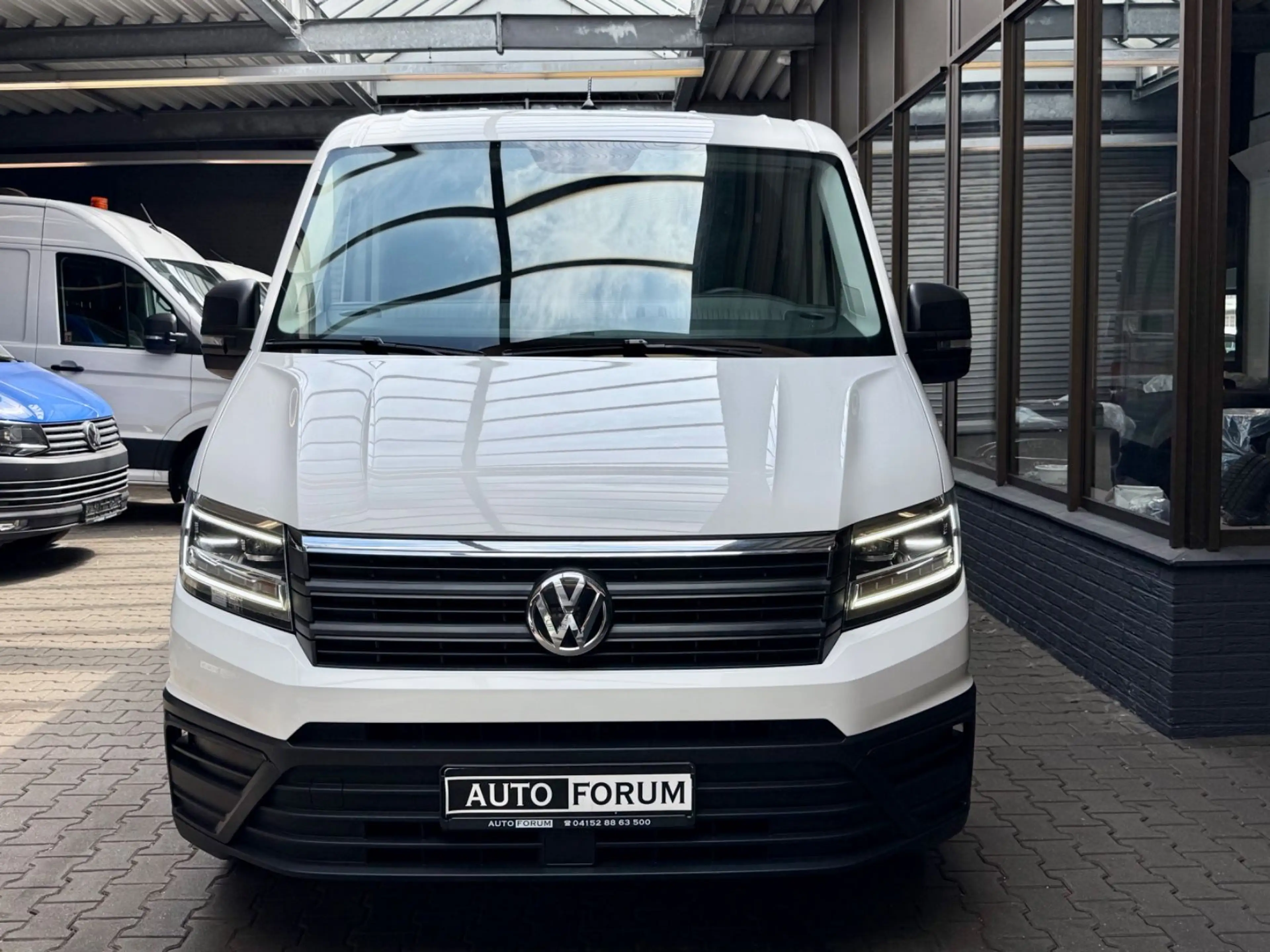 Volkswagen Crafter 2.0 TDI L3H2 3,5t AHK KLIMA NAVI CAM LED — photo 3
