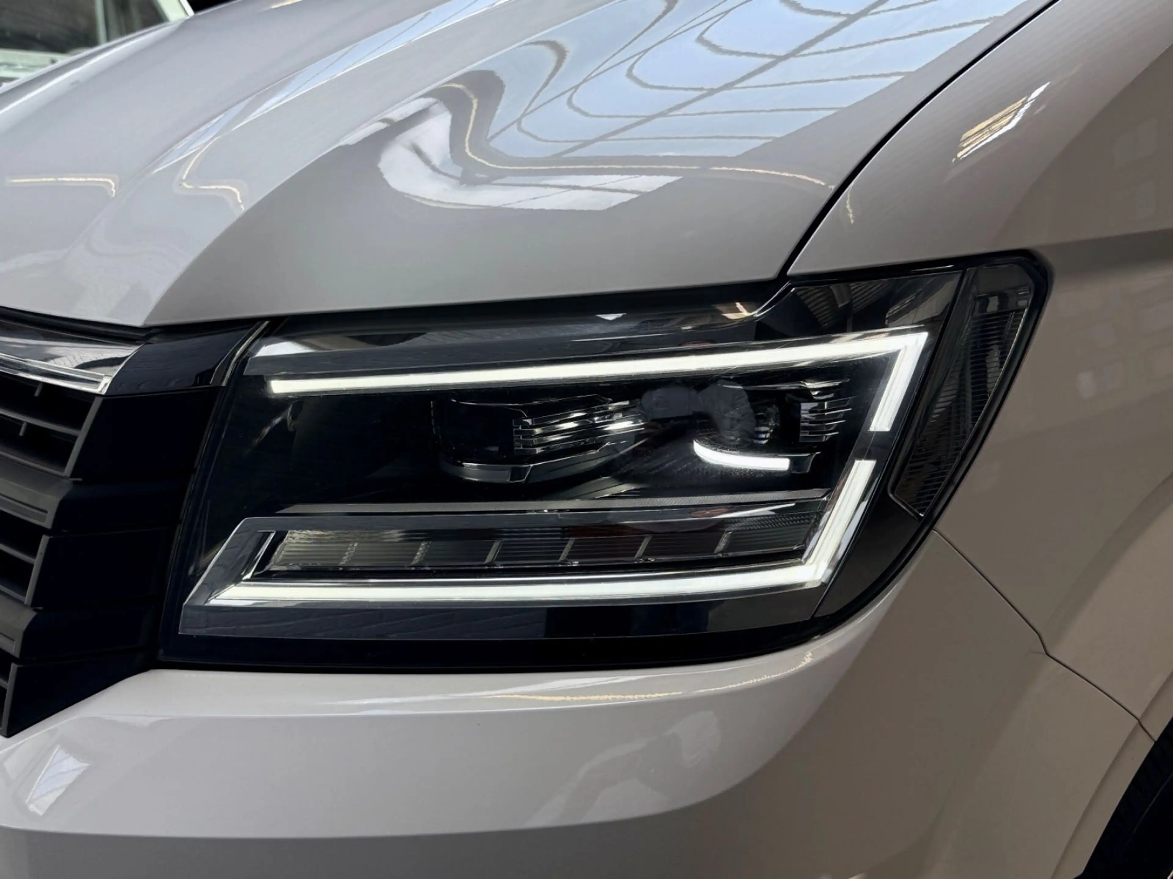 Volkswagen Crafter 2.0 TDI L3H2 3,5t AHK KLIMA NAVI CAM LED — photo 6
