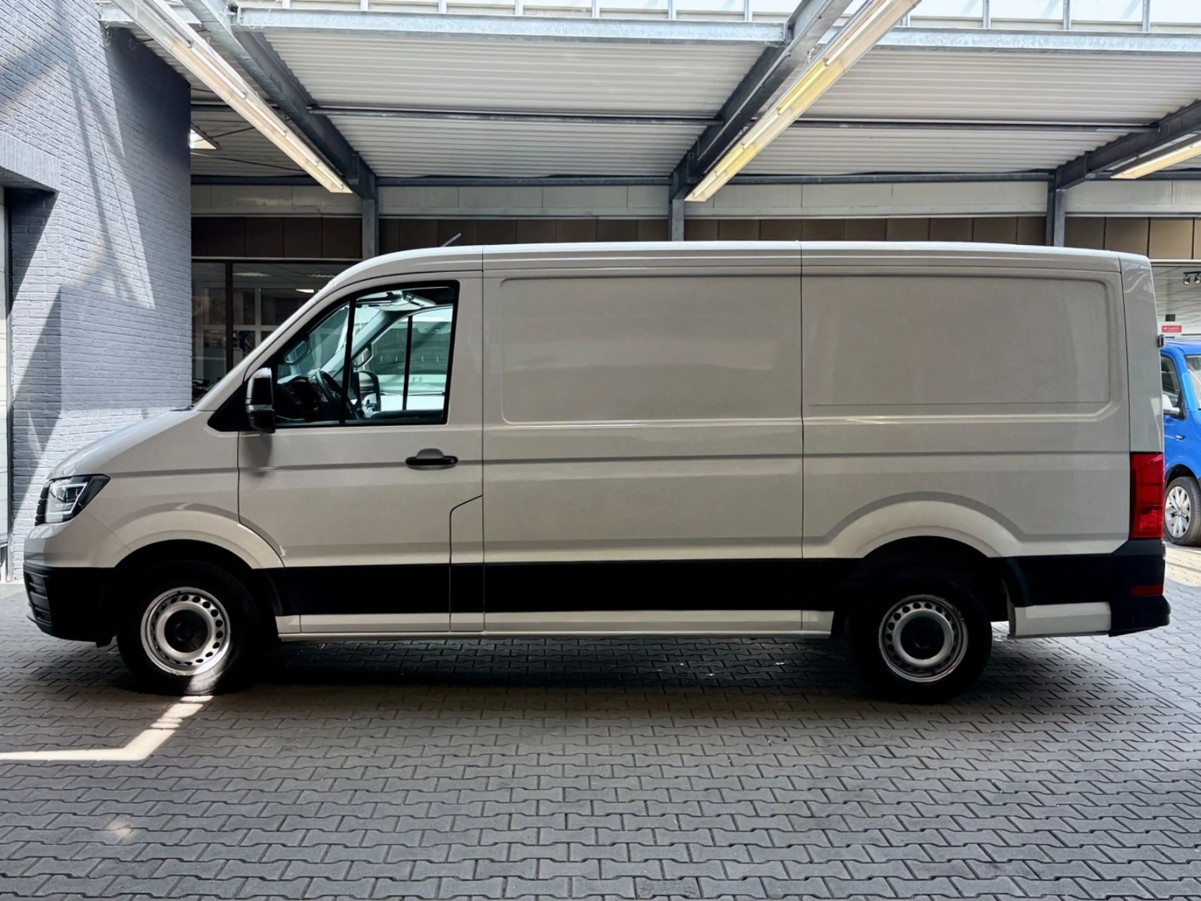 Volkswagen Crafter 2.0 TDI L3H2 3,5t AHK KLIMA NAVI CAM LED — photo 7