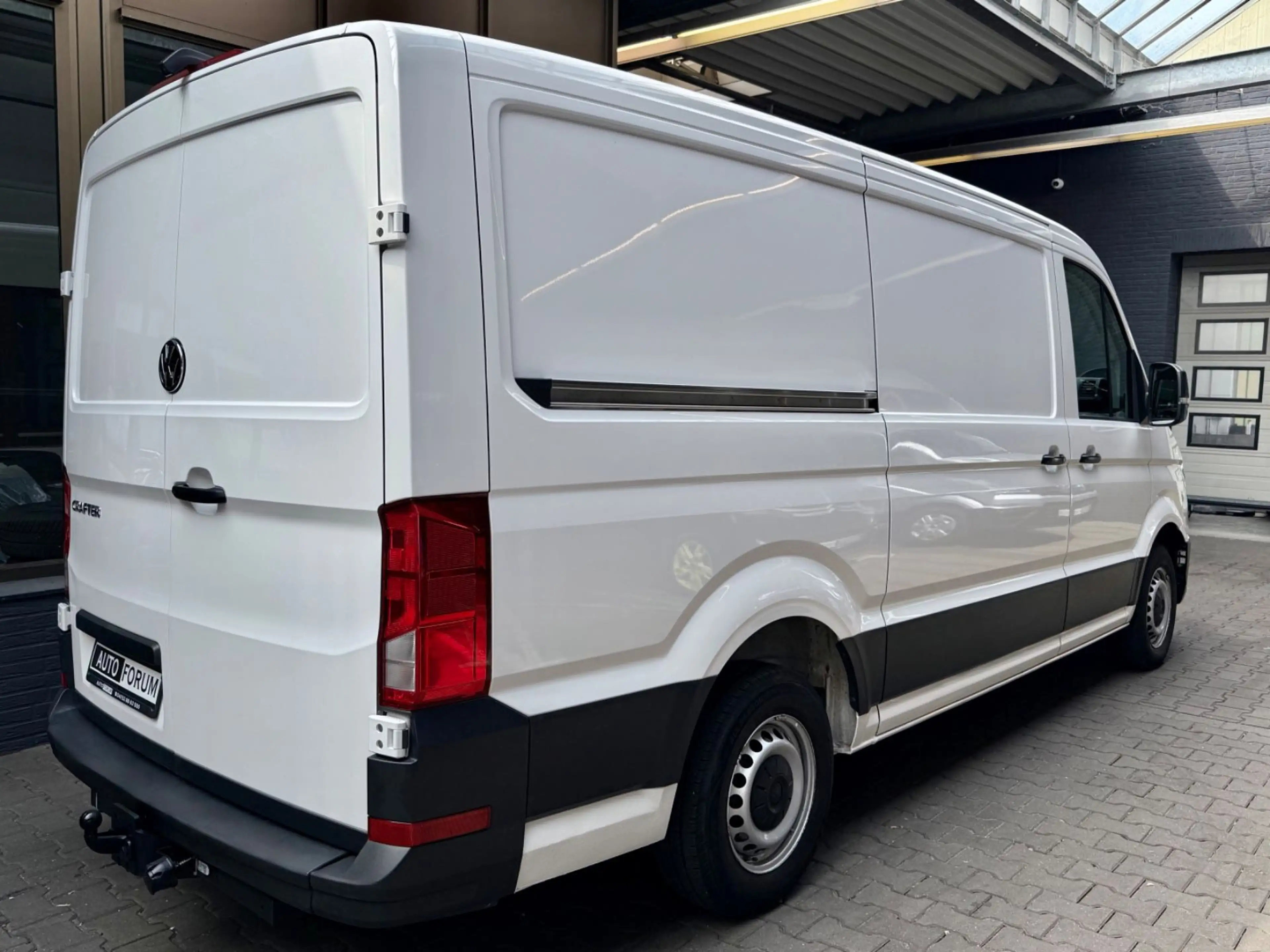 Volkswagen Crafter 2.0 TDI L3H2 3,5t AHK KLIMA NAVI CAM LED — photo 14
