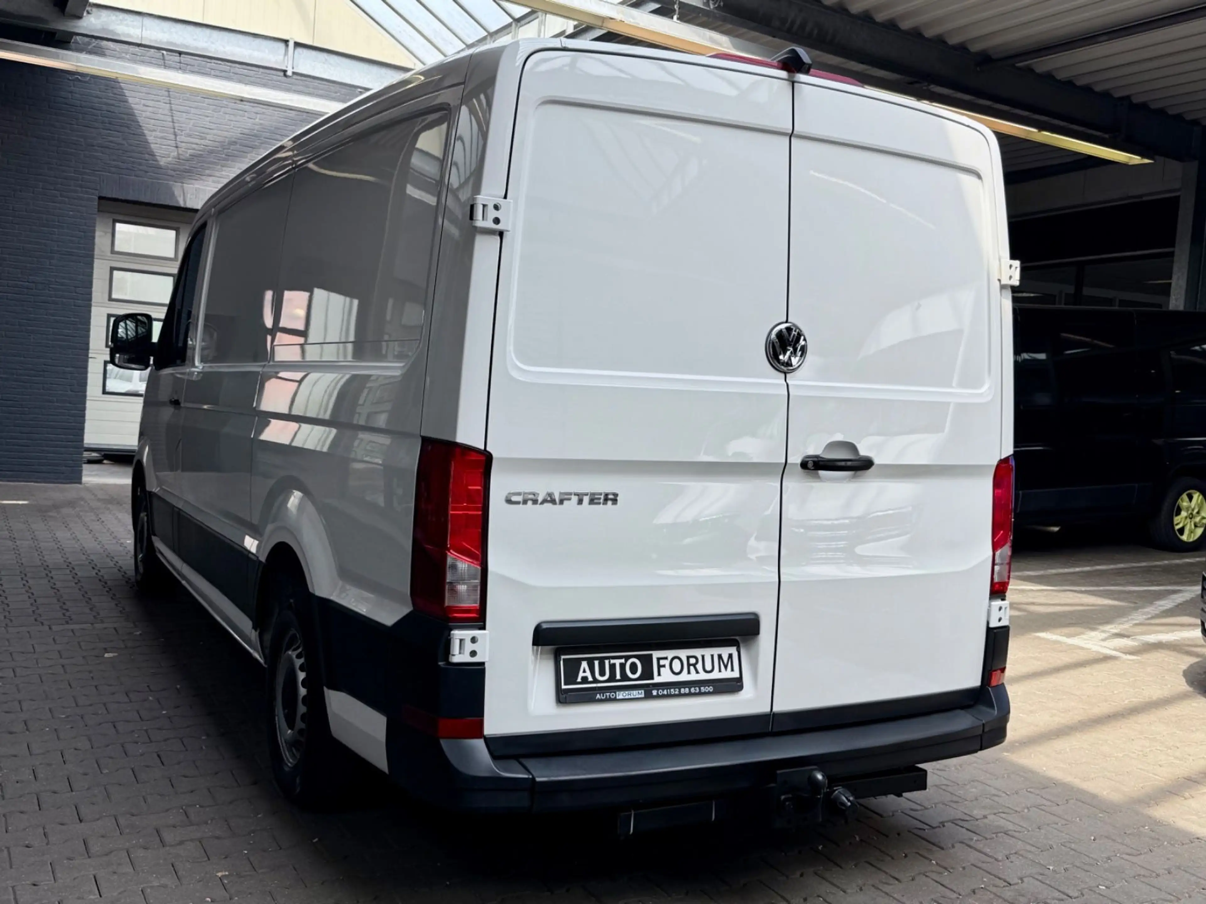 Volkswagen Crafter 2.0 TDI L3H2 3,5t AHK KLIMA NAVI CAM LED — photo 8