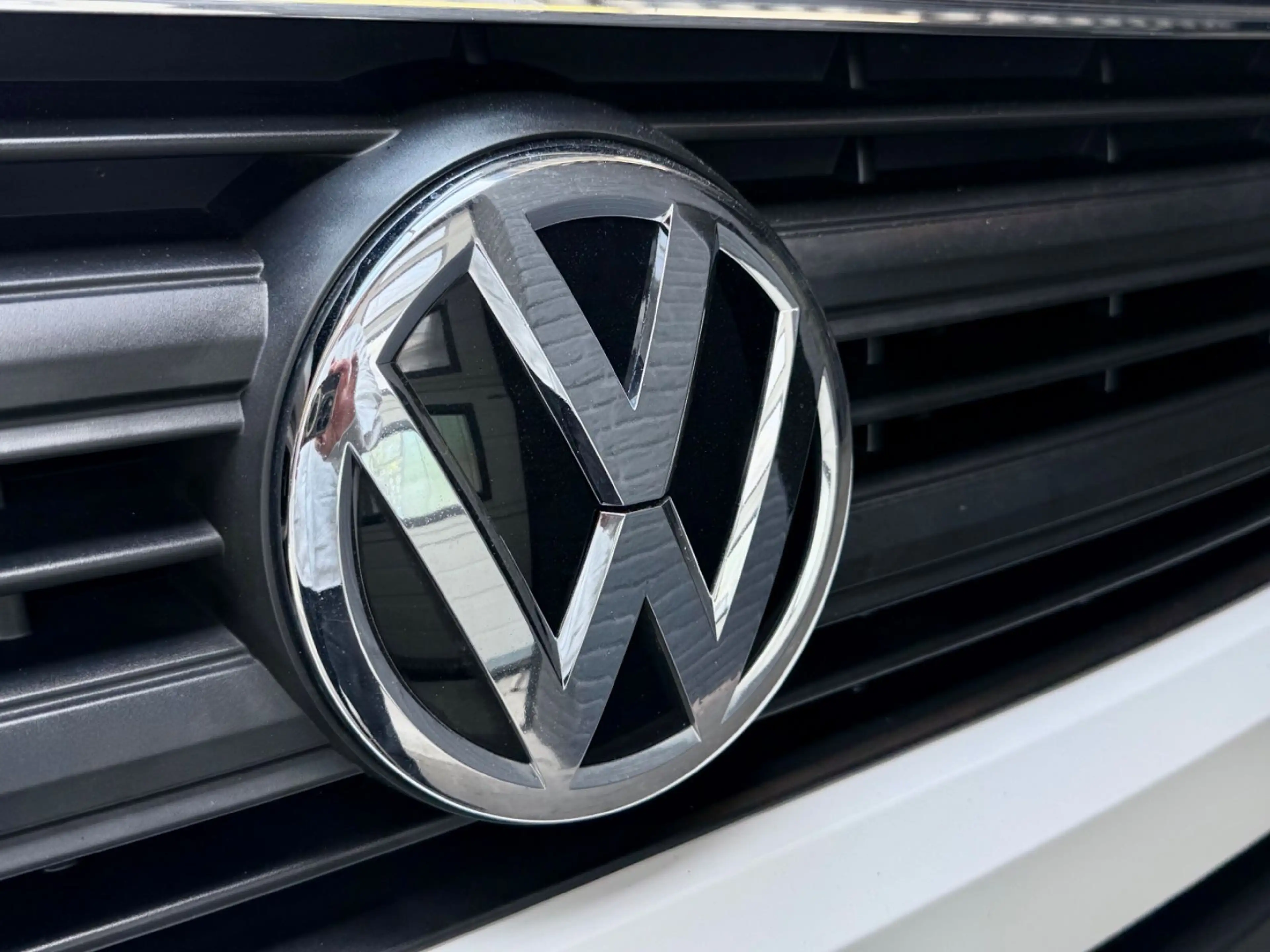 Volkswagen Crafter 2.0 TDI L3H2 3,5t AHK KLIMA NAVI CAM LED — photo 4