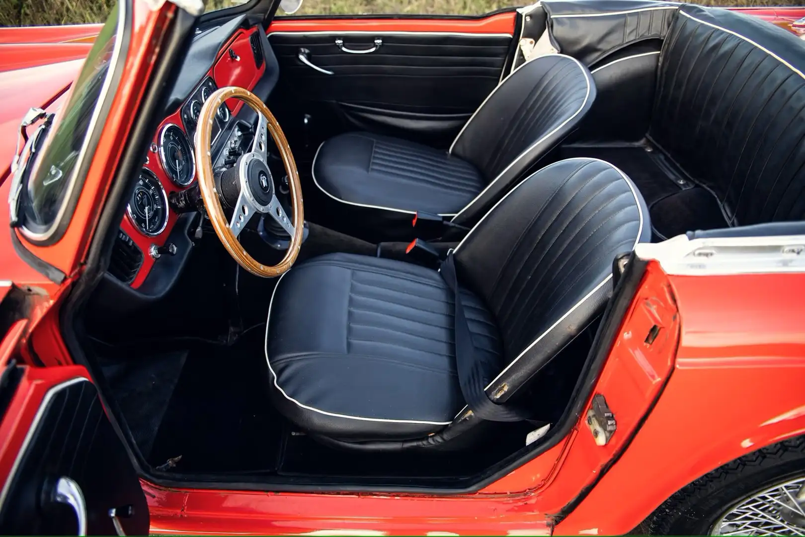 Triumph TR4 crvena - 1
