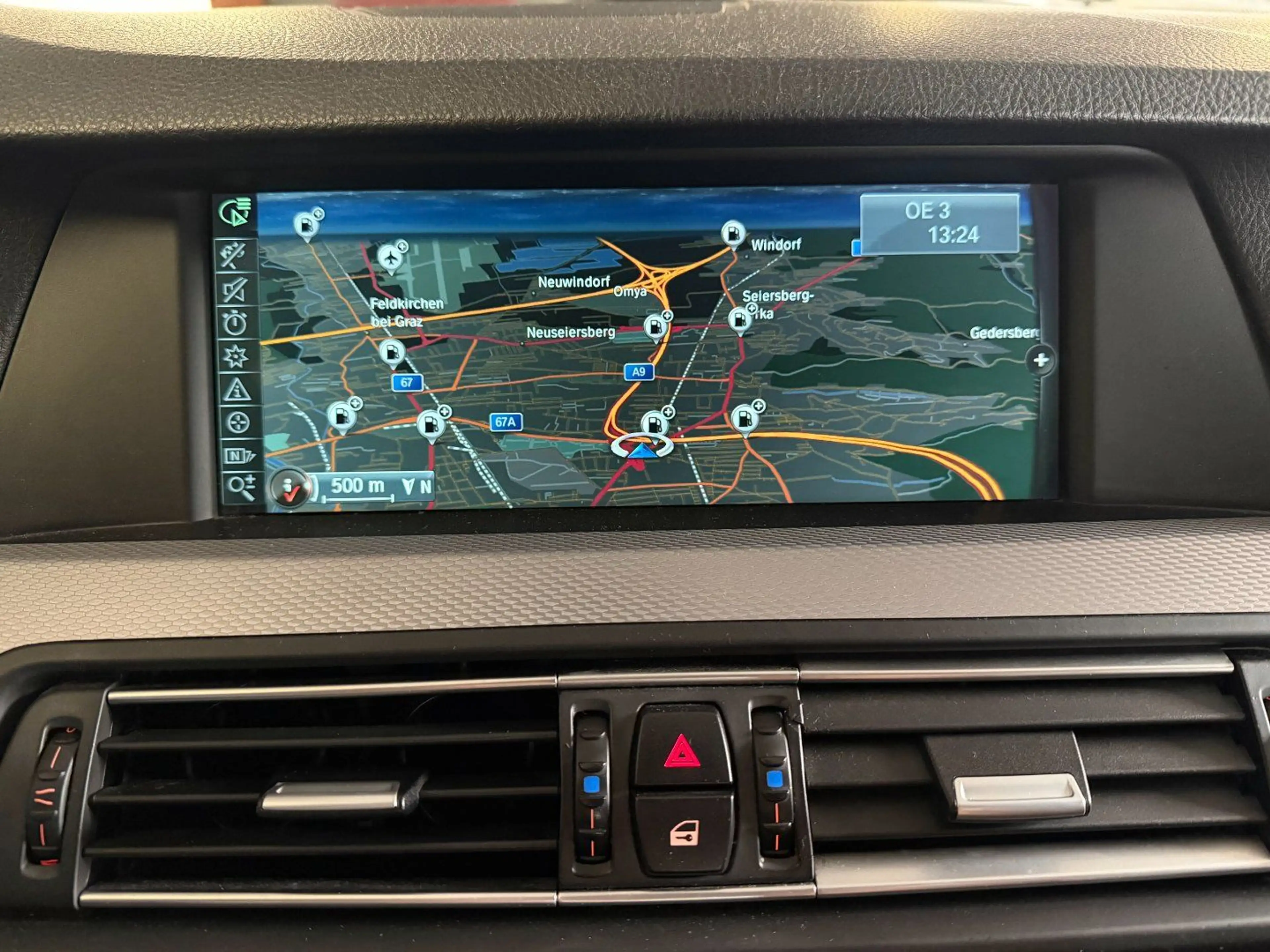 BMW 530 d Touring X Drive — photo 8
