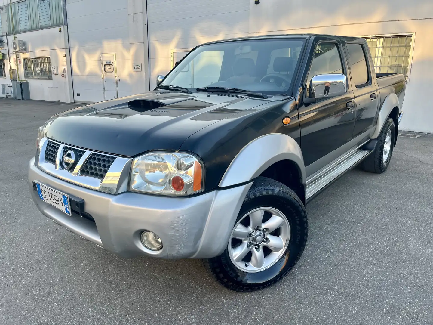 Nissan Navara 2.5d 4x4 autocarro - 1